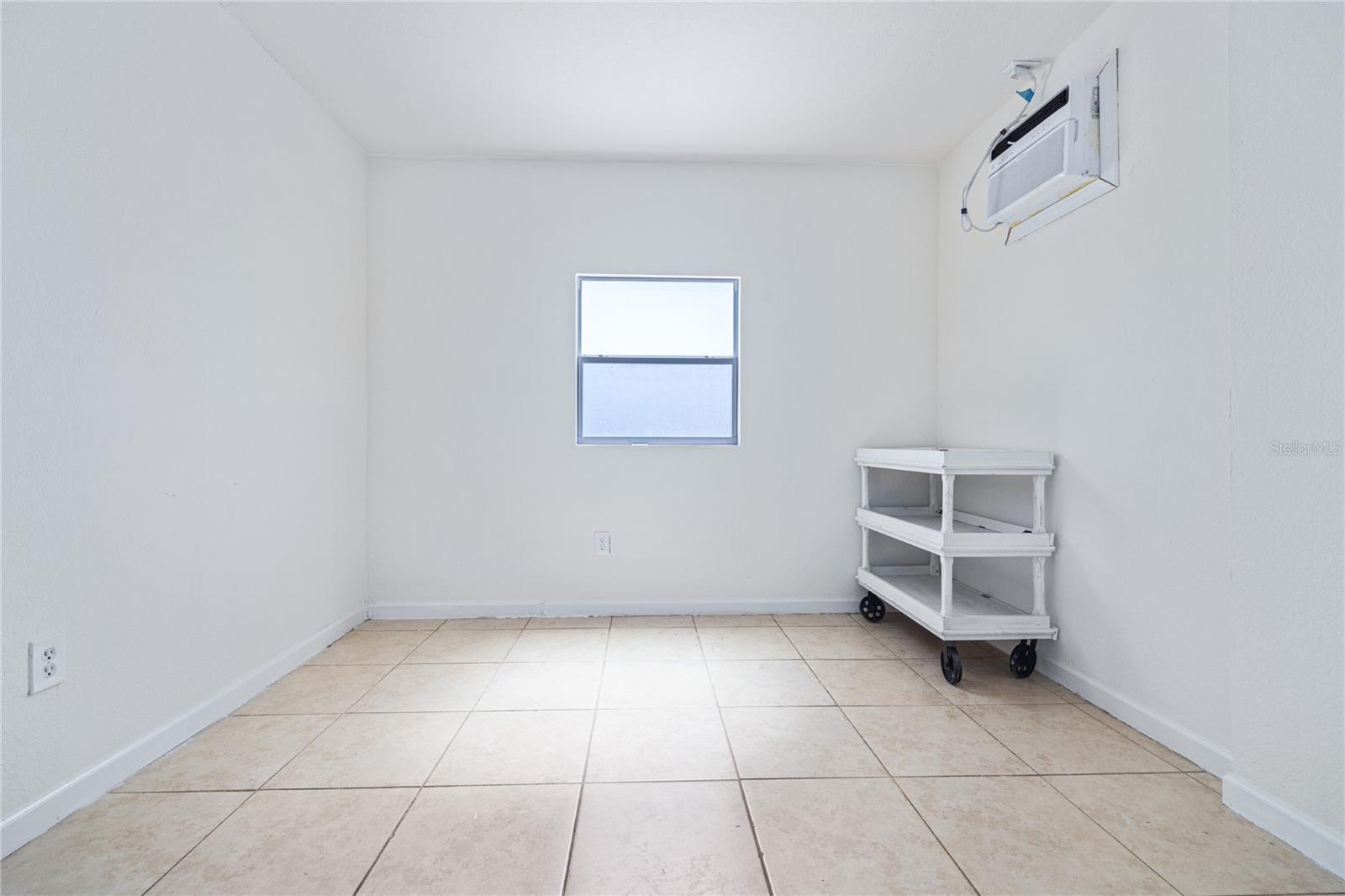 3005 W KATHLEEN ST — photo 9