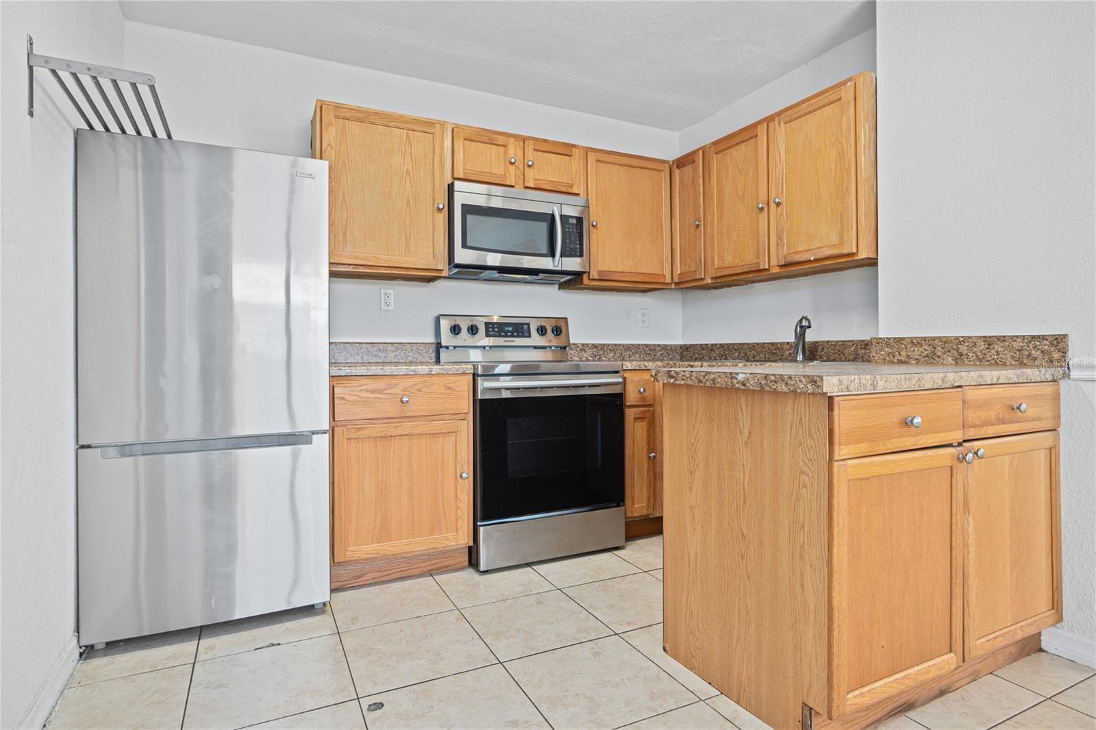 3005 W KATHLEEN ST — photo 6