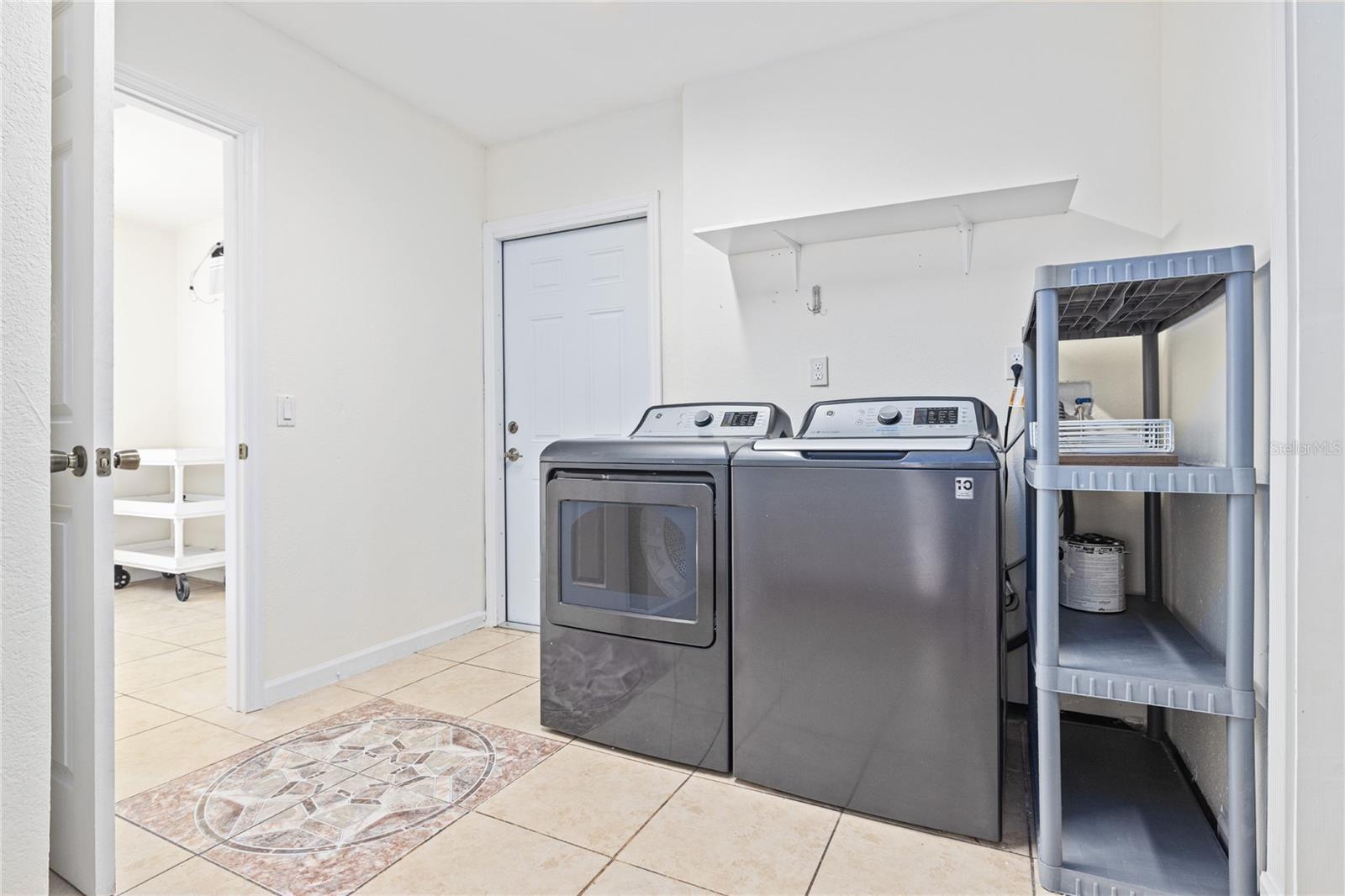 3005 W KATHLEEN ST — photo 19
