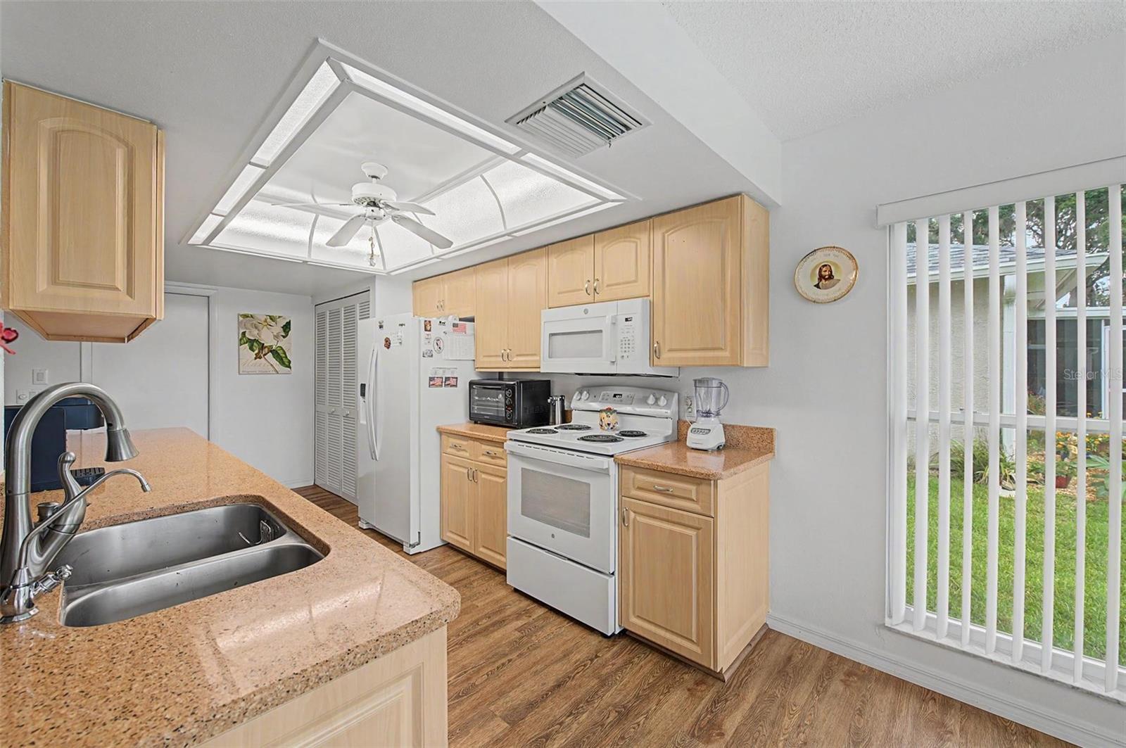 4709 PORTLAND MANOR DR — photo 16