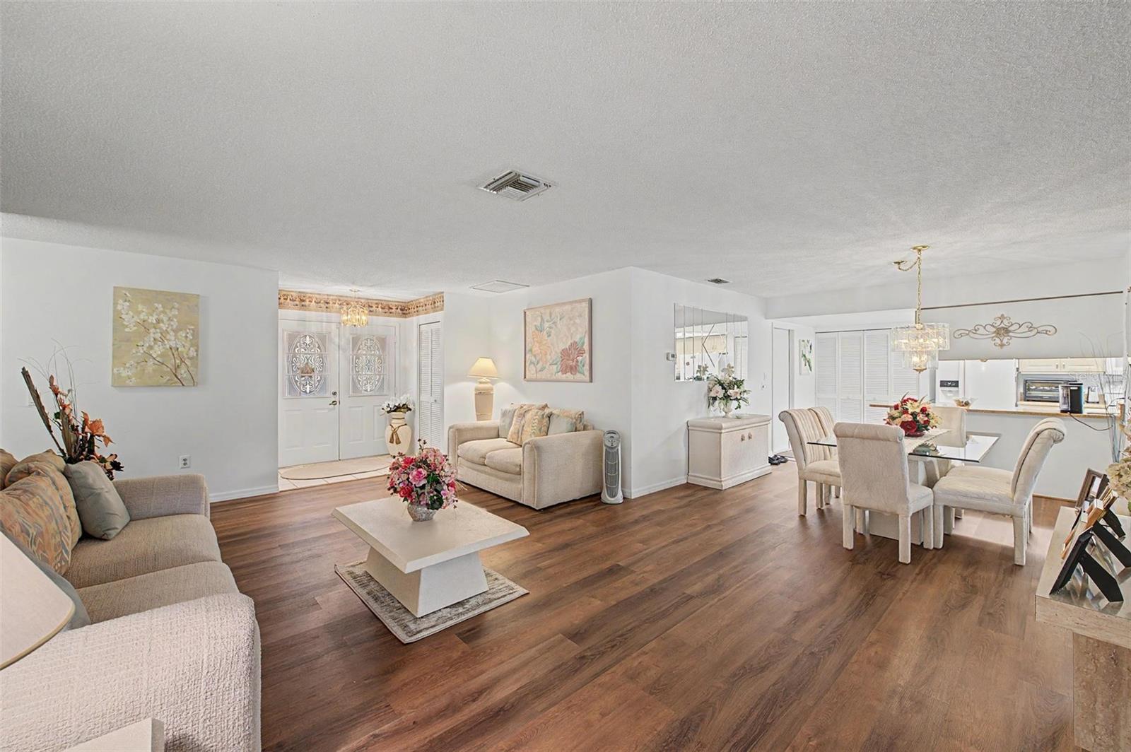 4709 PORTLAND MANOR DR — photo 6