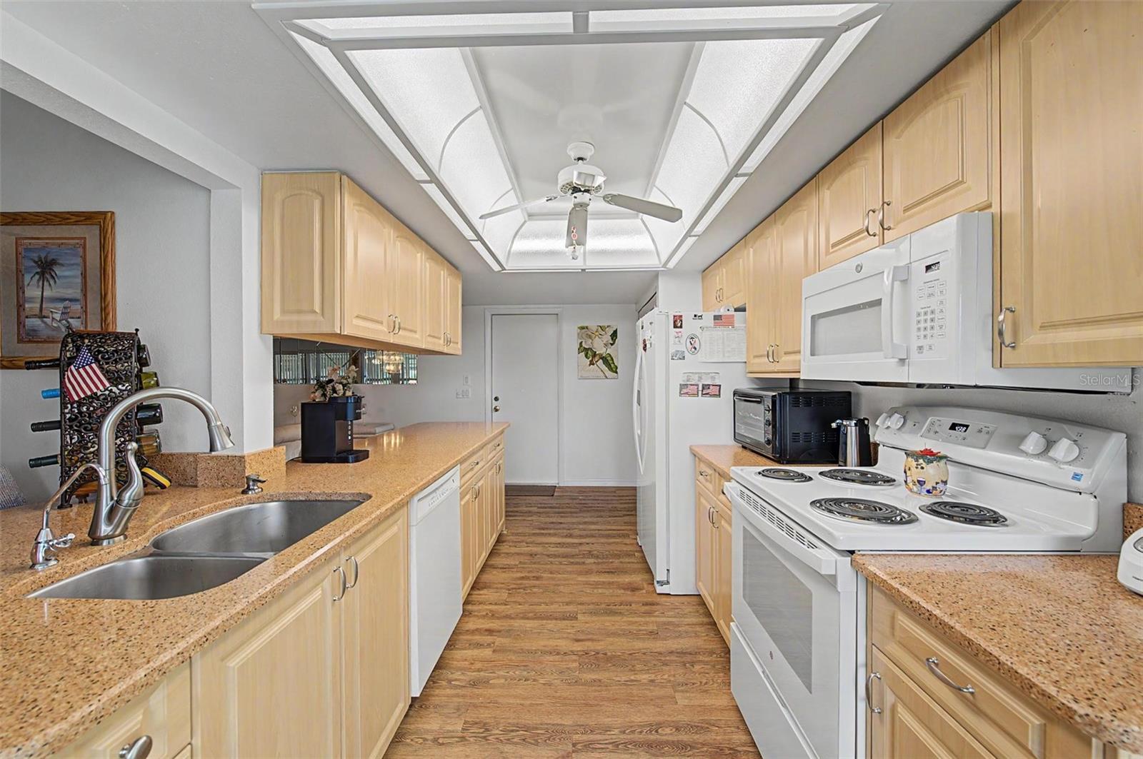 4709 PORTLAND MANOR DR — photo 17