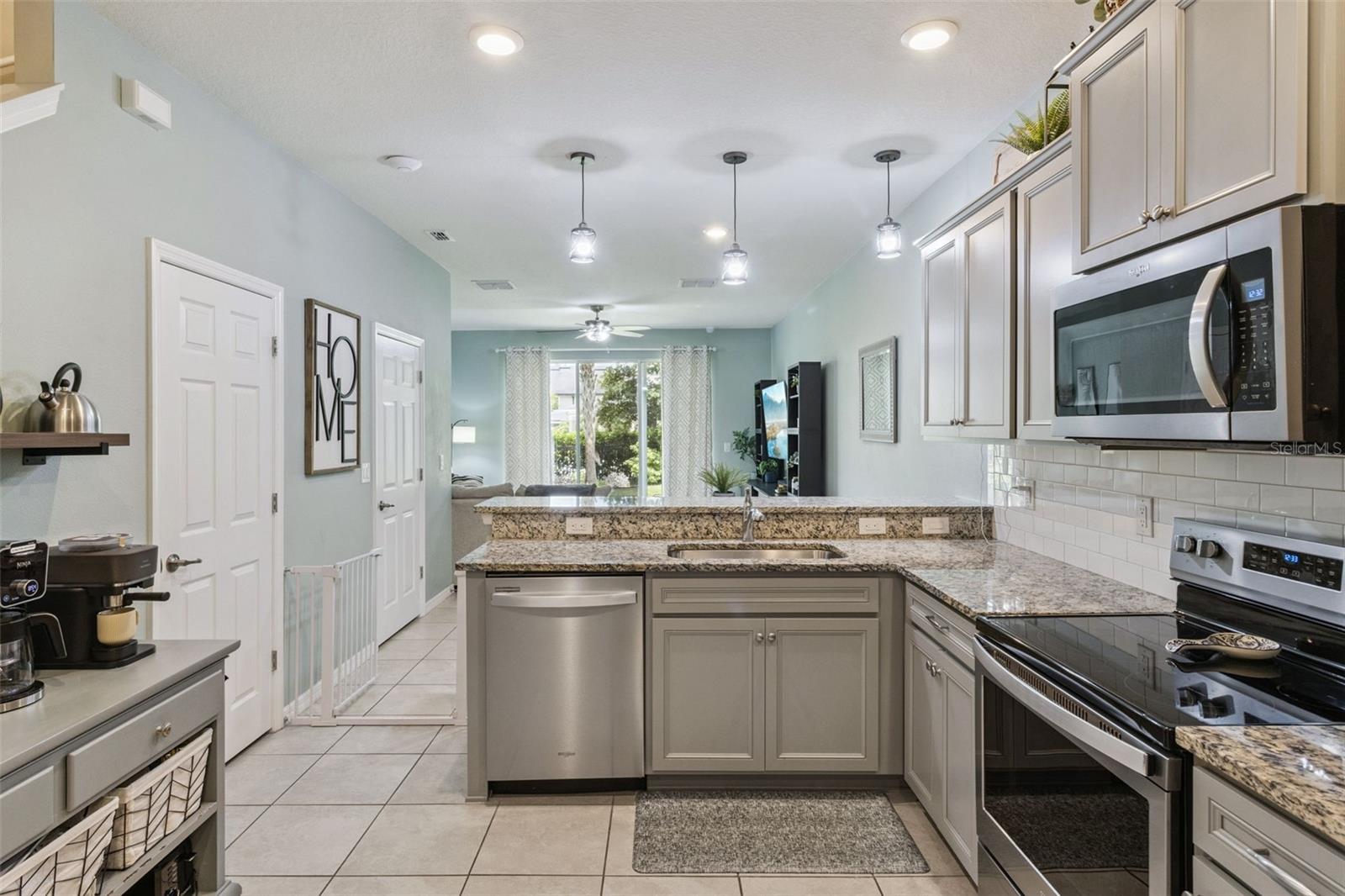 5329 SYLVESTER LOOP — photo 10
