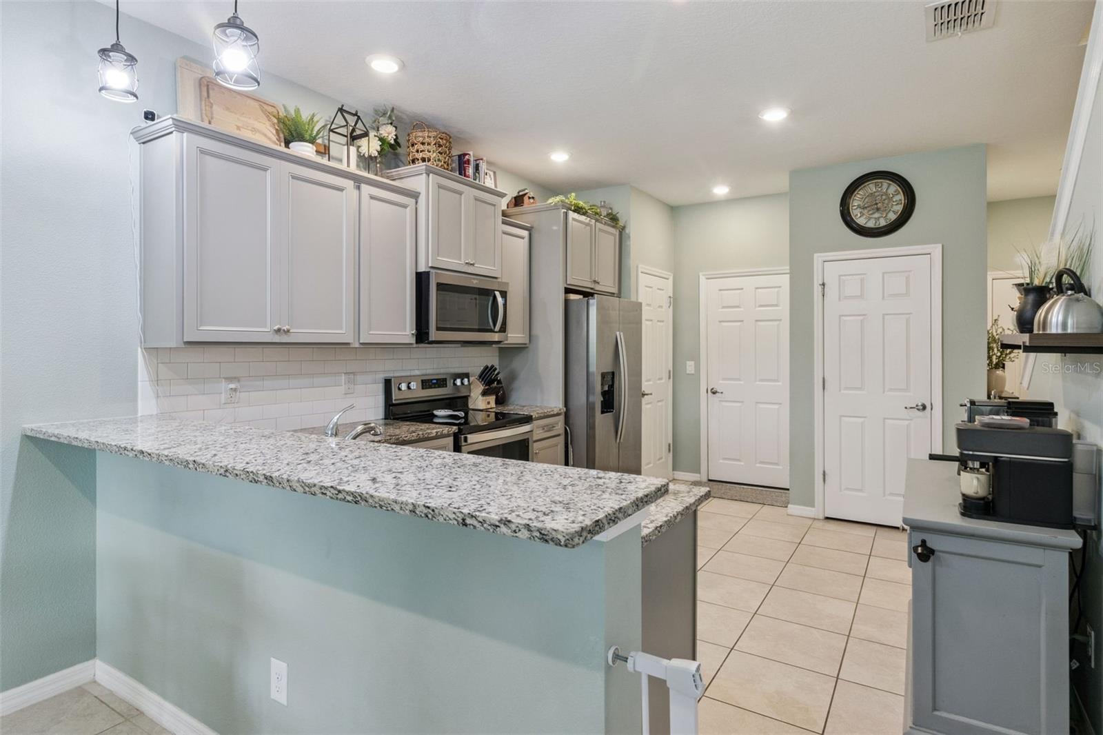 5329 SYLVESTER LOOP — photo 12