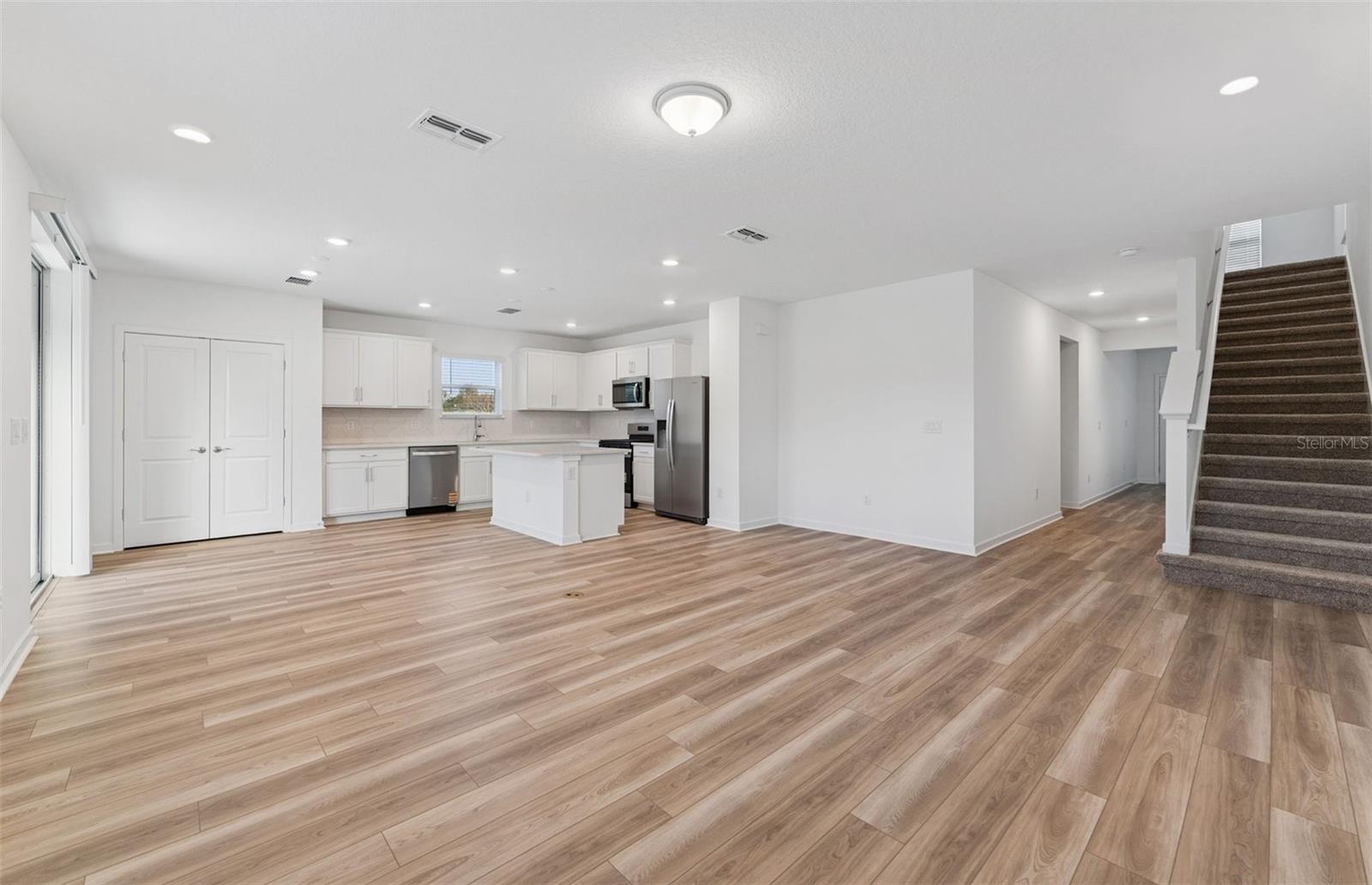 9740 CRESCENT MOON DR — photo 8