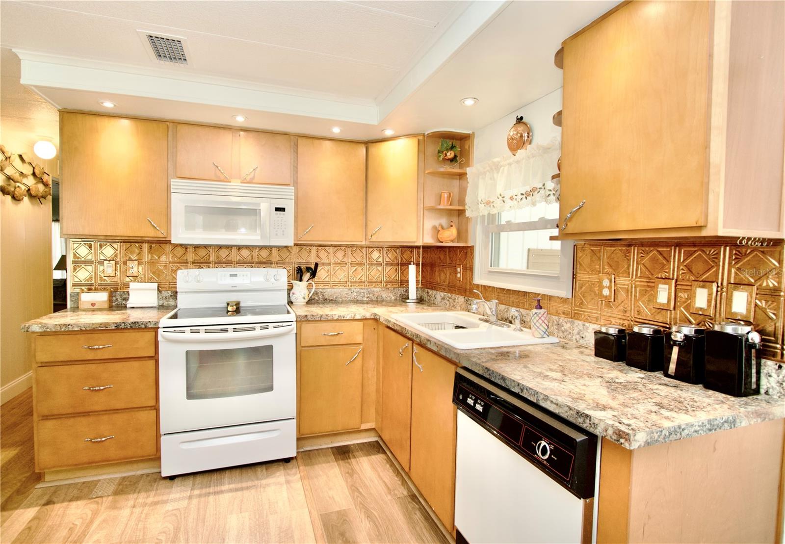 2123 OAHU DR — photo 4