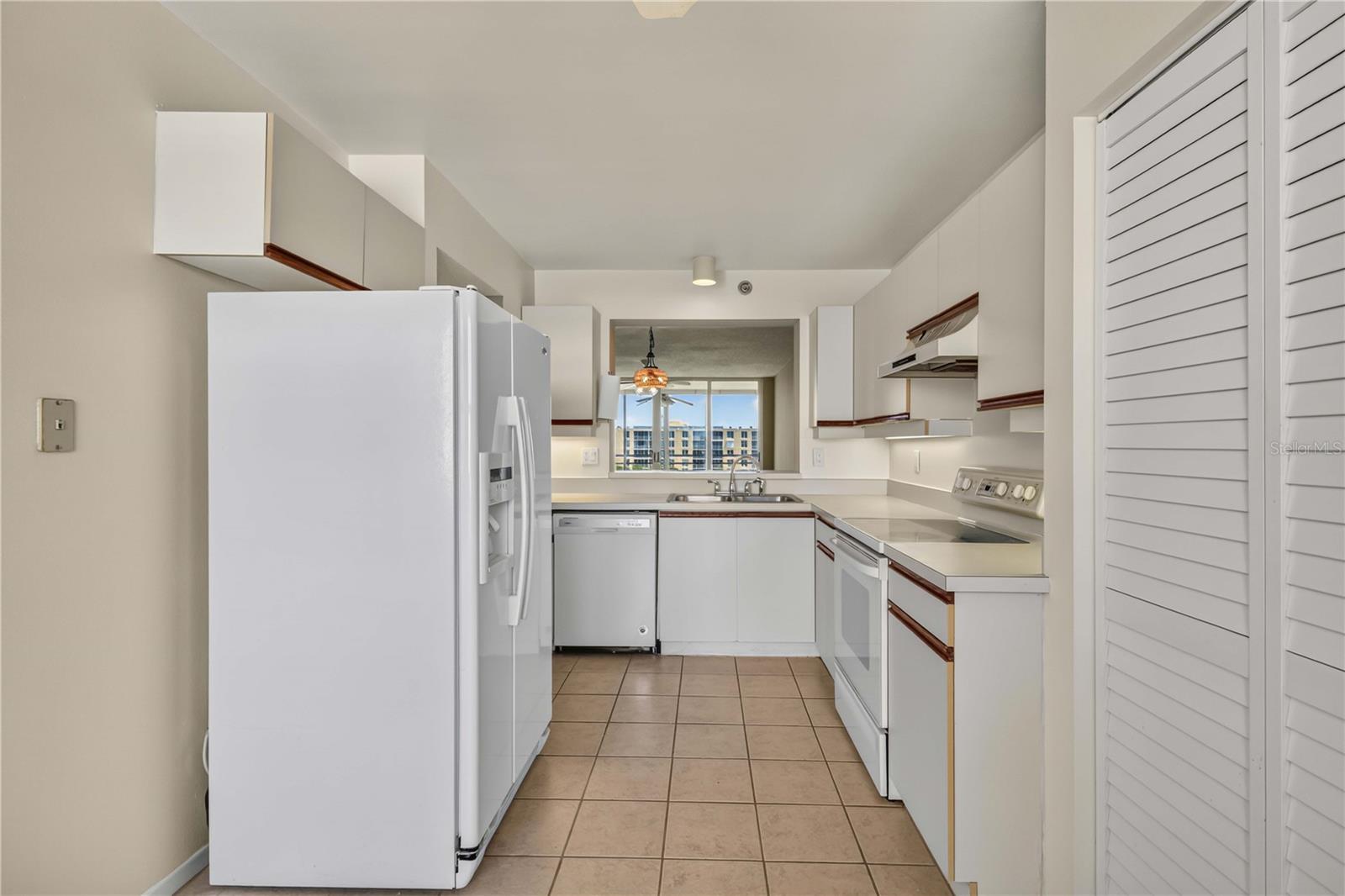4550 PINEBROOK CIR #605 — photo 14