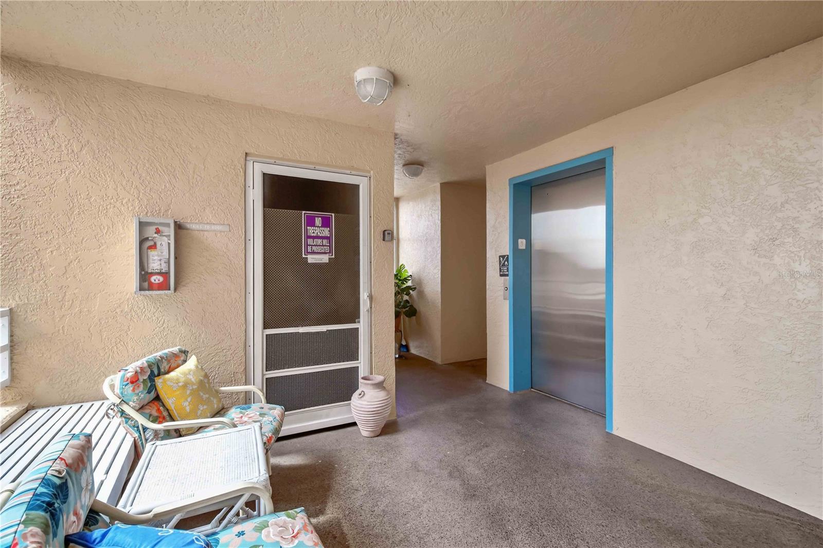 4550 PINEBROOK CIR #605 — photo 3