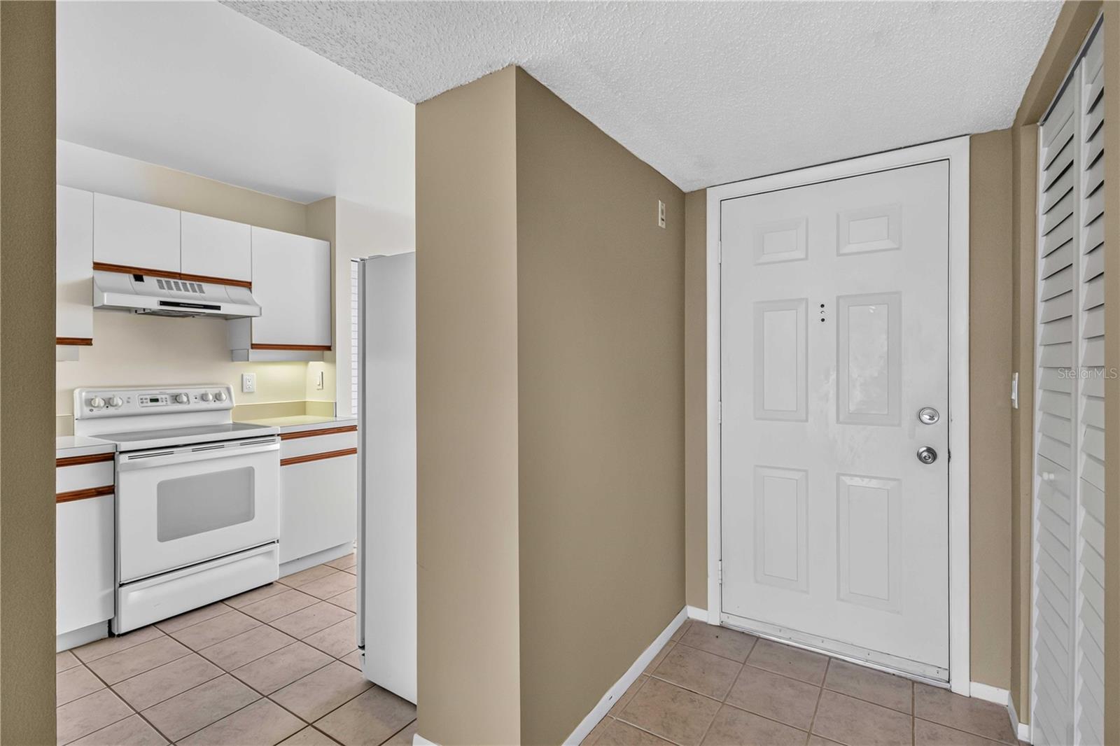 4550 PINEBROOK CIR #605 — photo 9