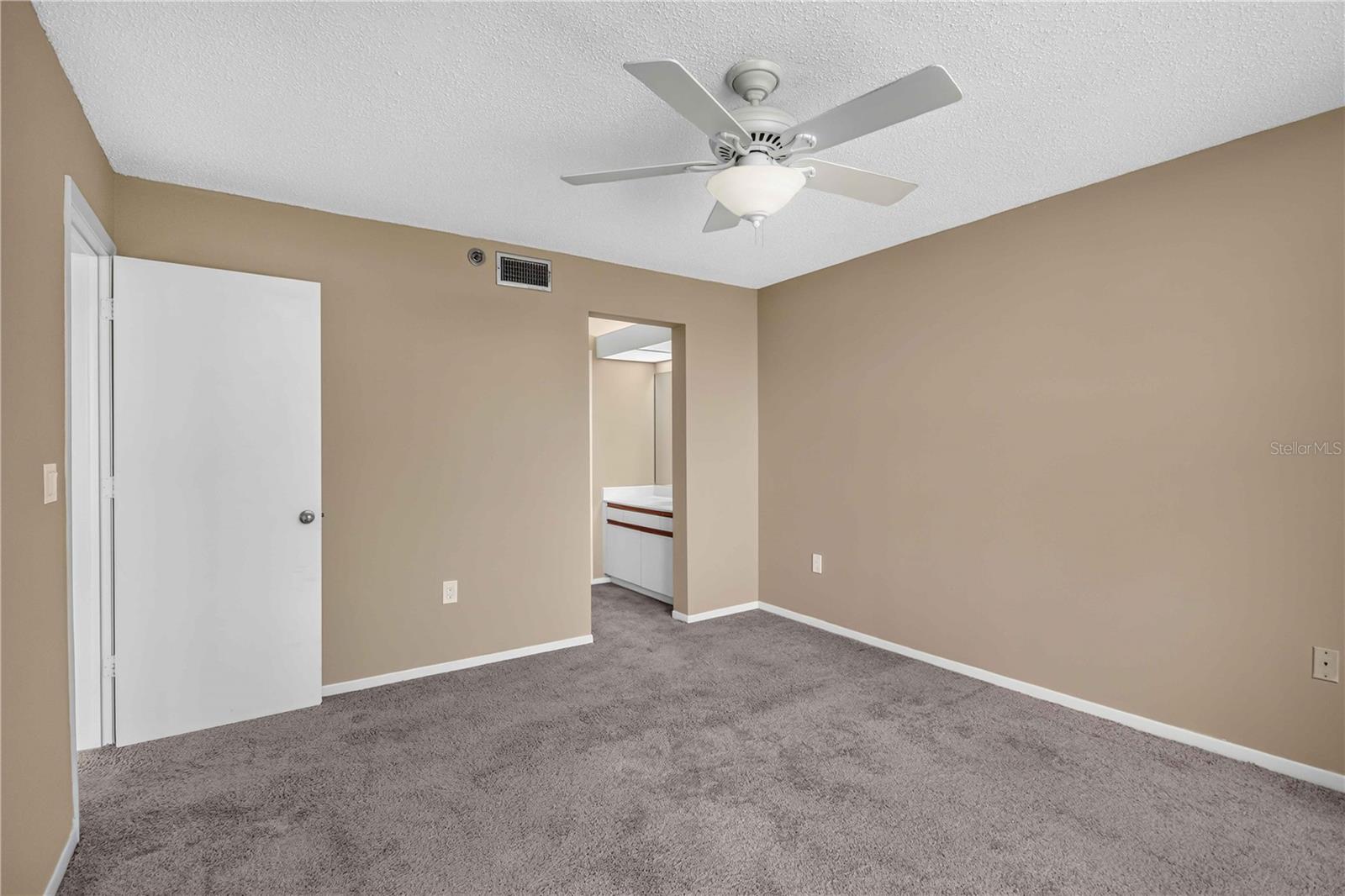 4550 PINEBROOK CIR #605 — photo 22