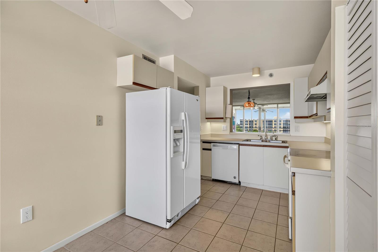 4550 PINEBROOK CIR #605 — photo 15