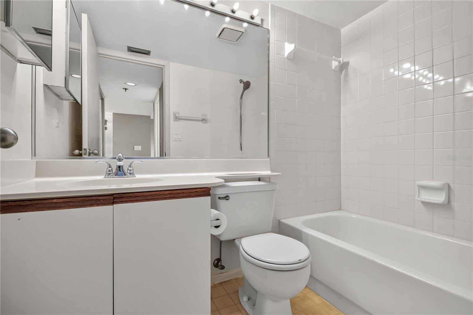 4550 PINEBROOK CIR #605 — photo 18