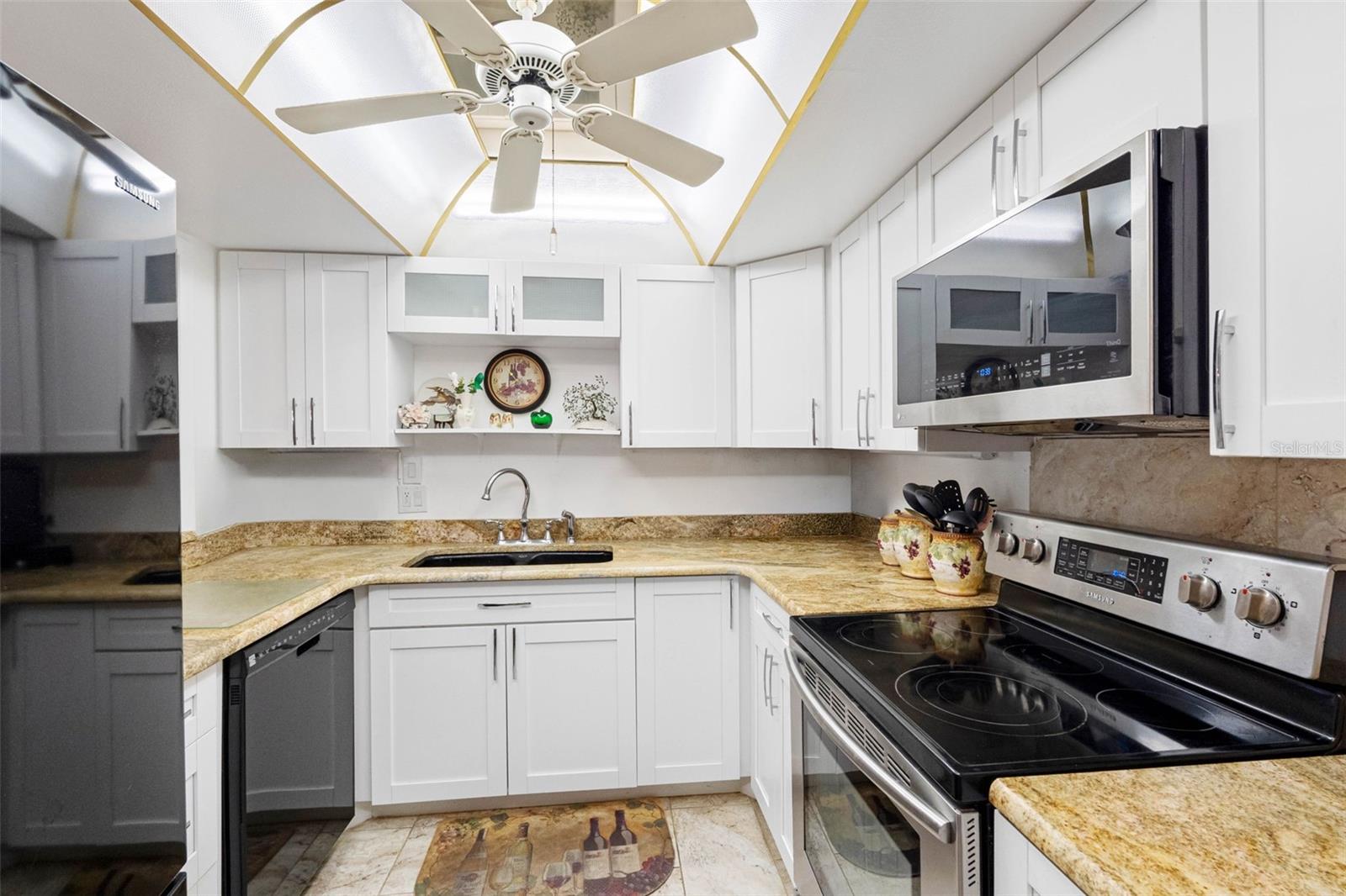 1430 GULF BLVD #501 — photo 9
