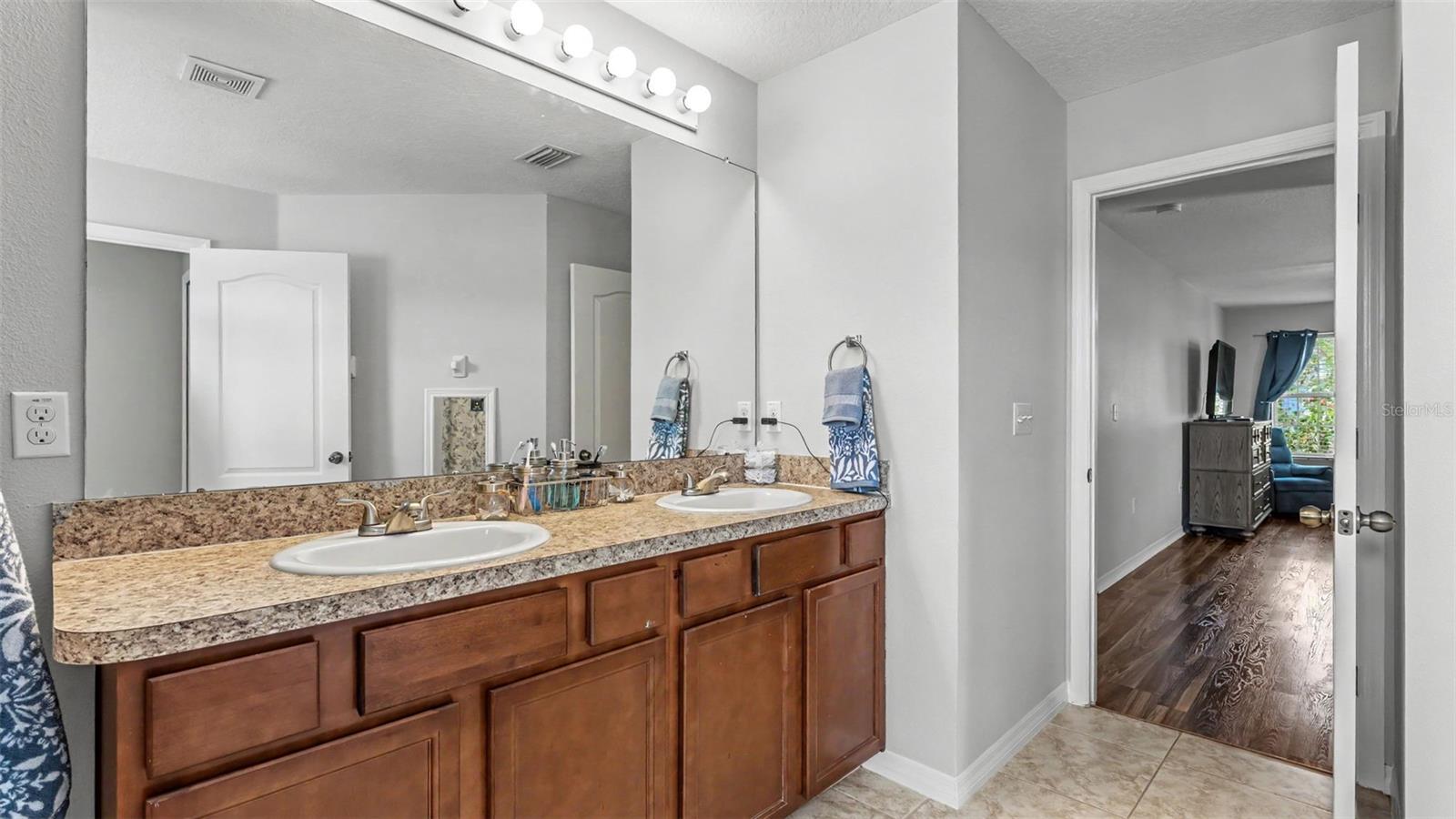 2746 WALDEN WOODS DR — photo 32