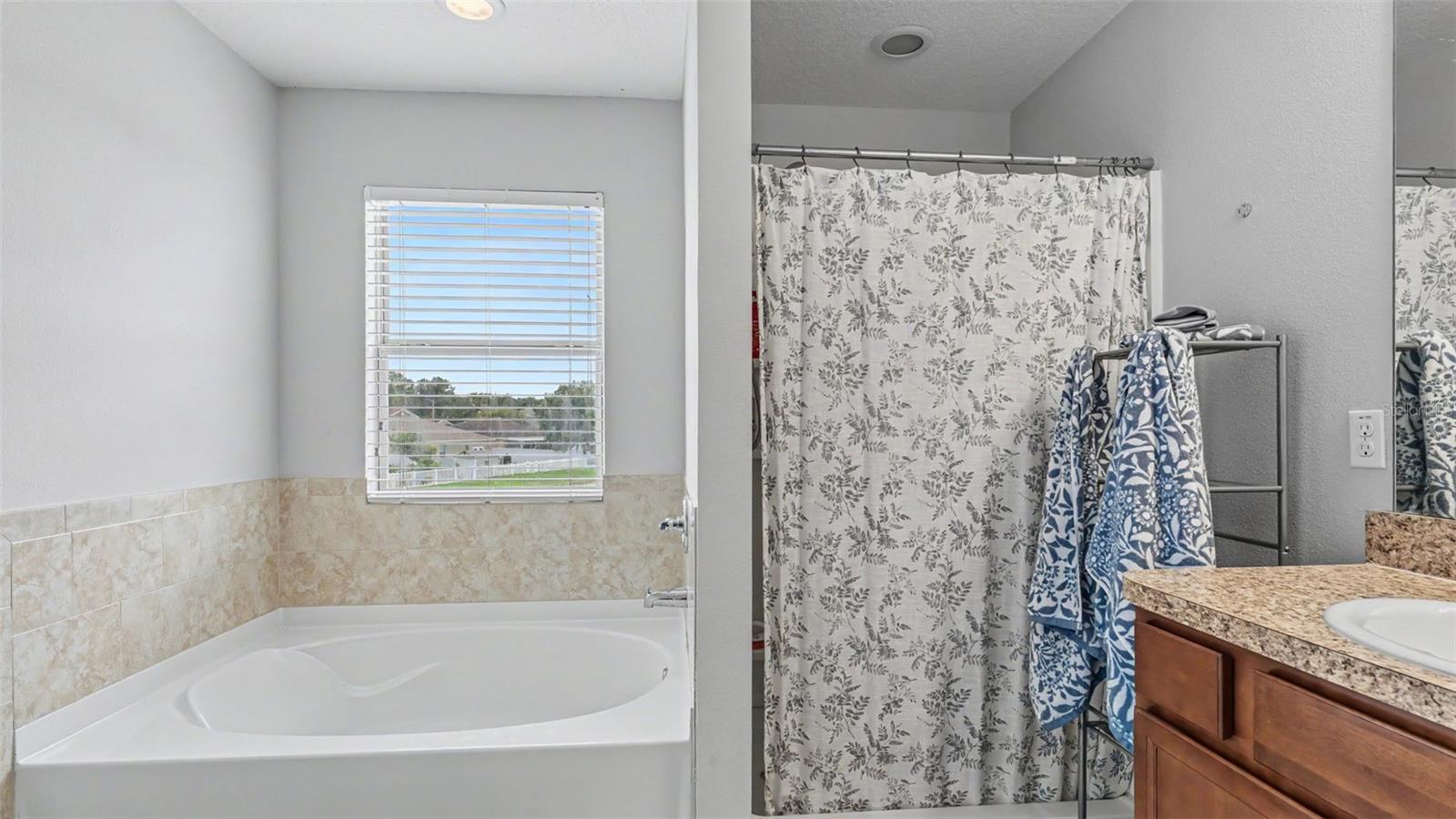 2746 WALDEN WOODS DR — photo 33