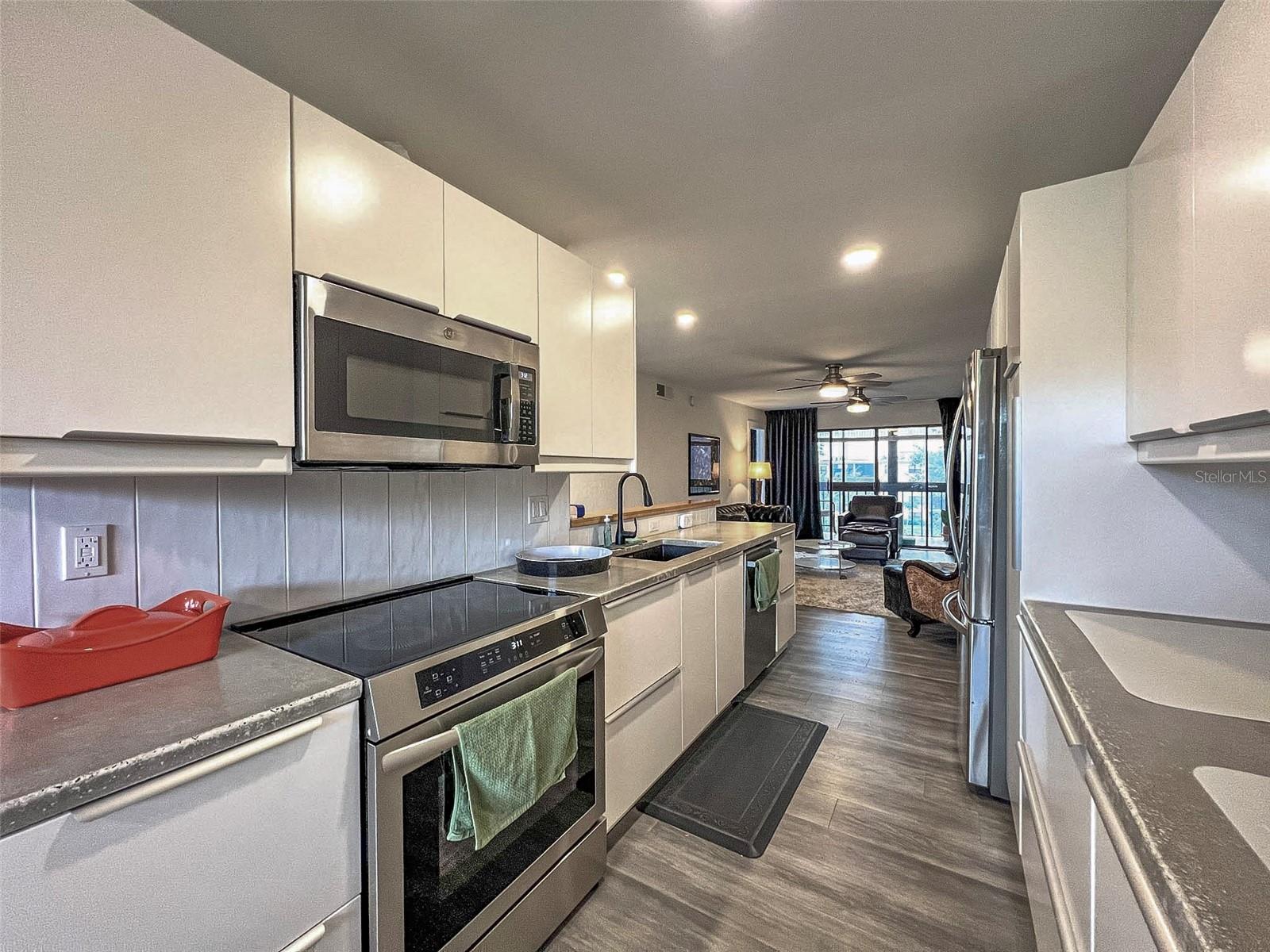 625 30TH AVE W #G402 — photo 4