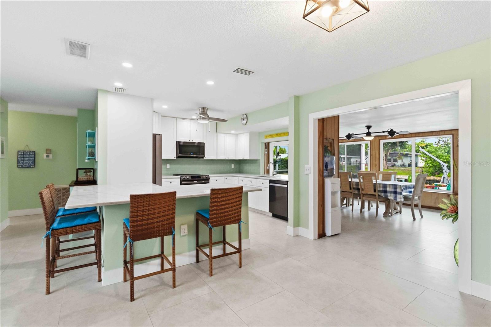 720 IXORA AVE — photo 12