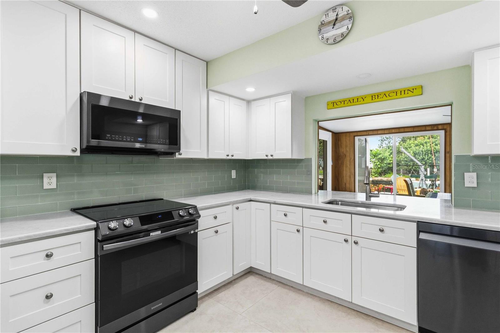 720 IXORA AVE — photo 17