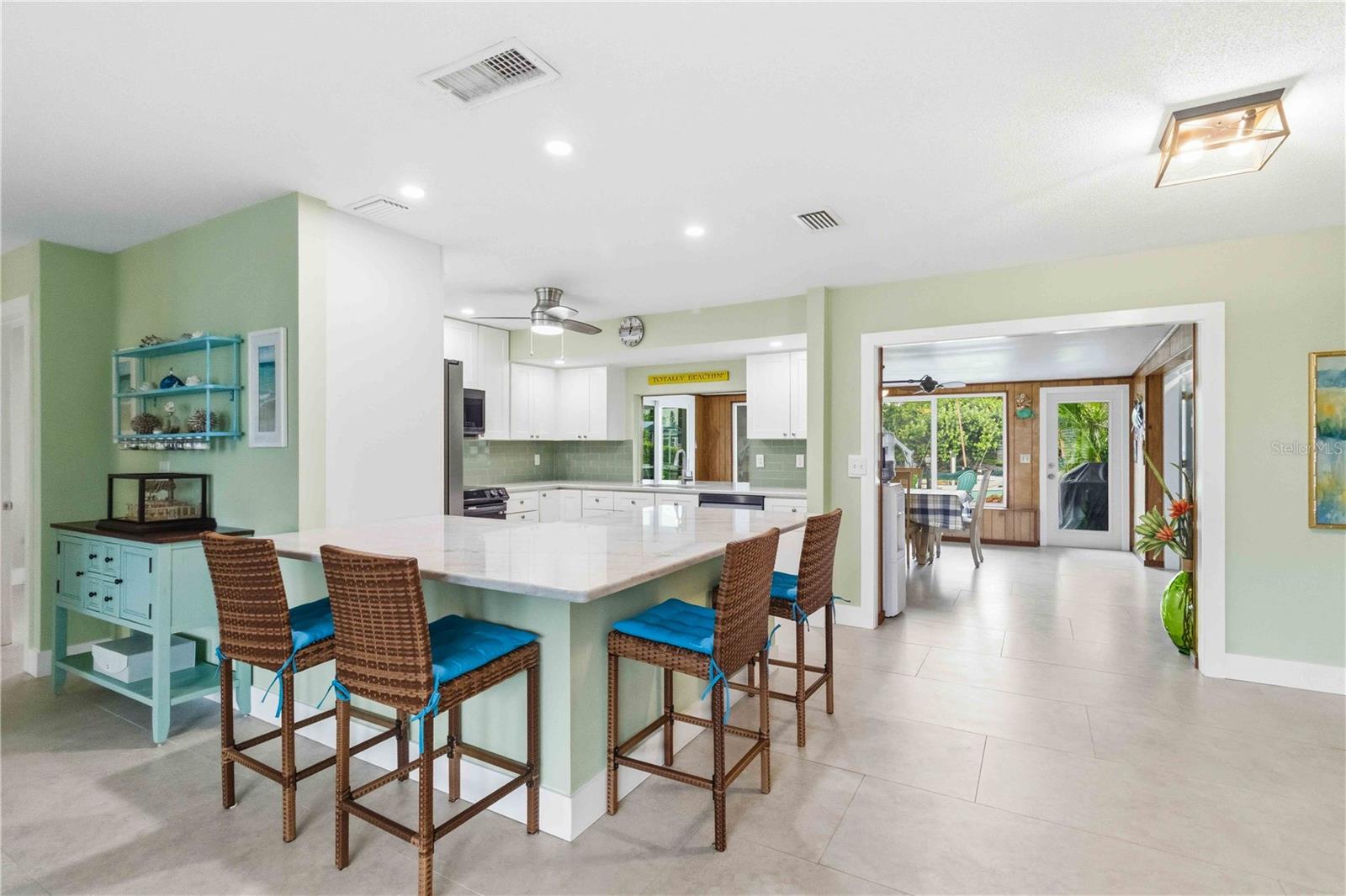720 IXORA AVE — photo 11