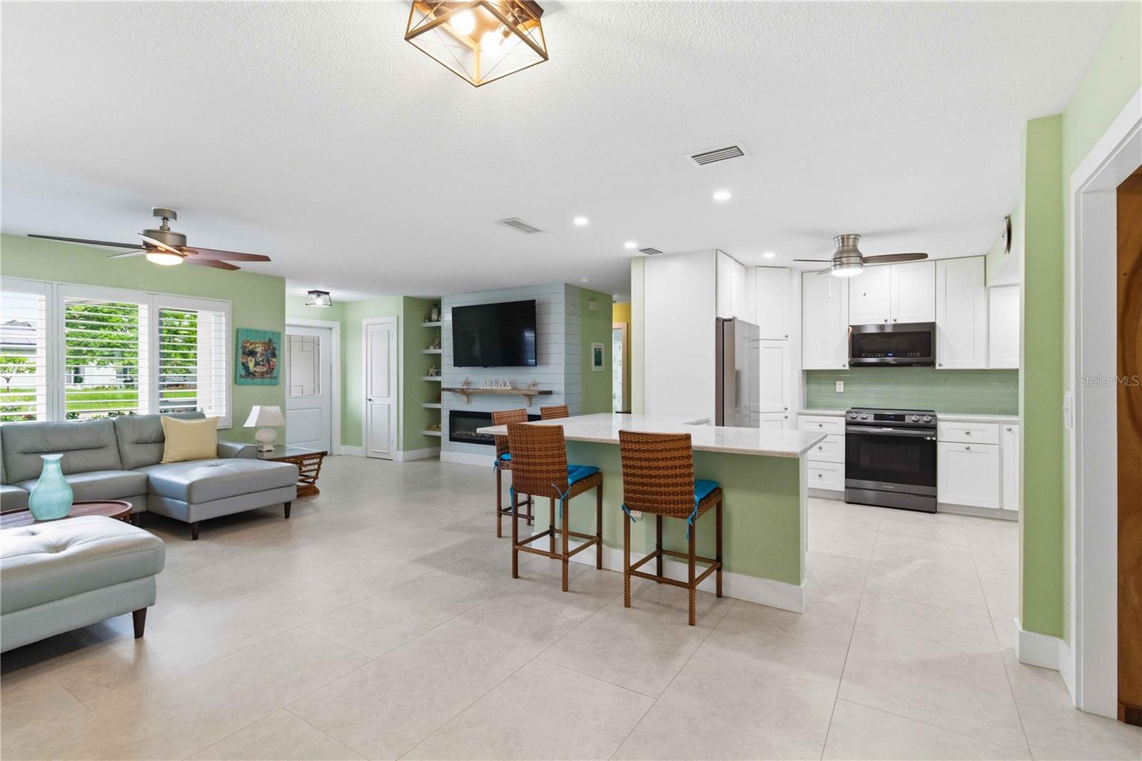 720 IXORA AVE — photo 13