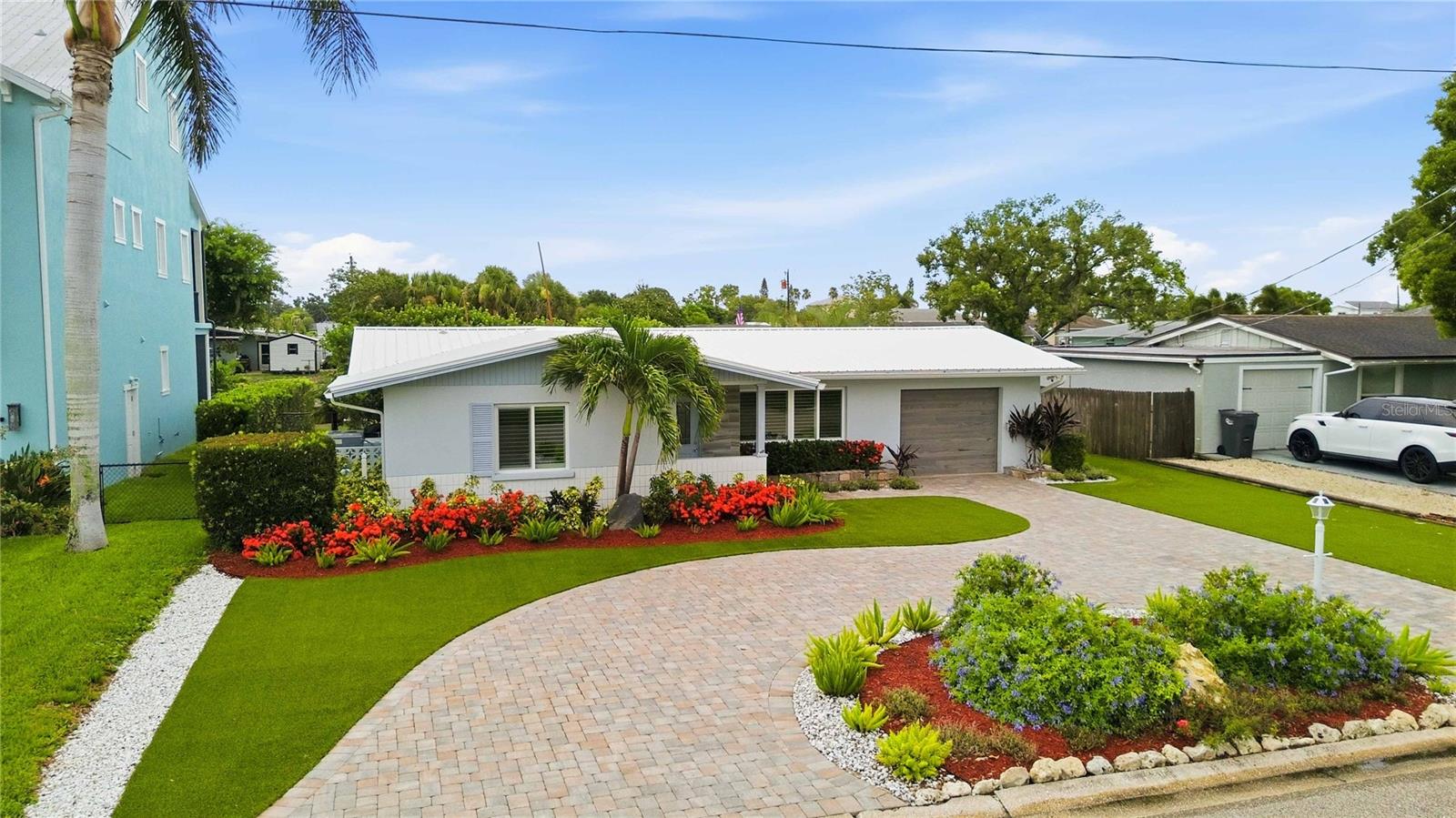 720 IXORA AVE — photo 2