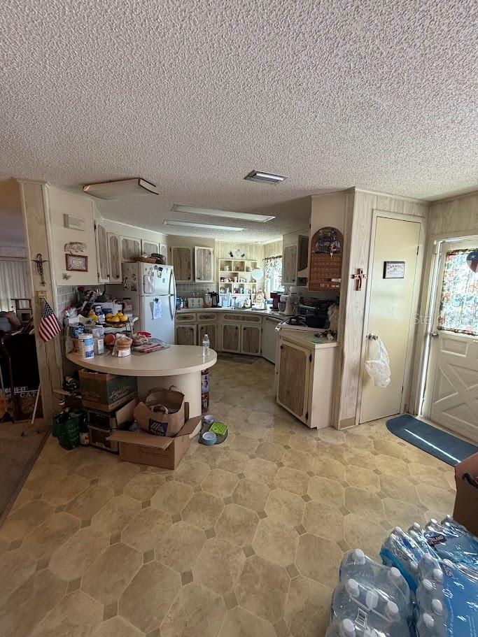 833 JOLANDA CIR — photo 67