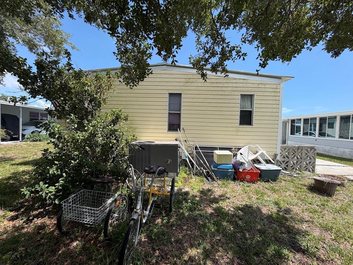 833 JOLANDA CIR — photo 30