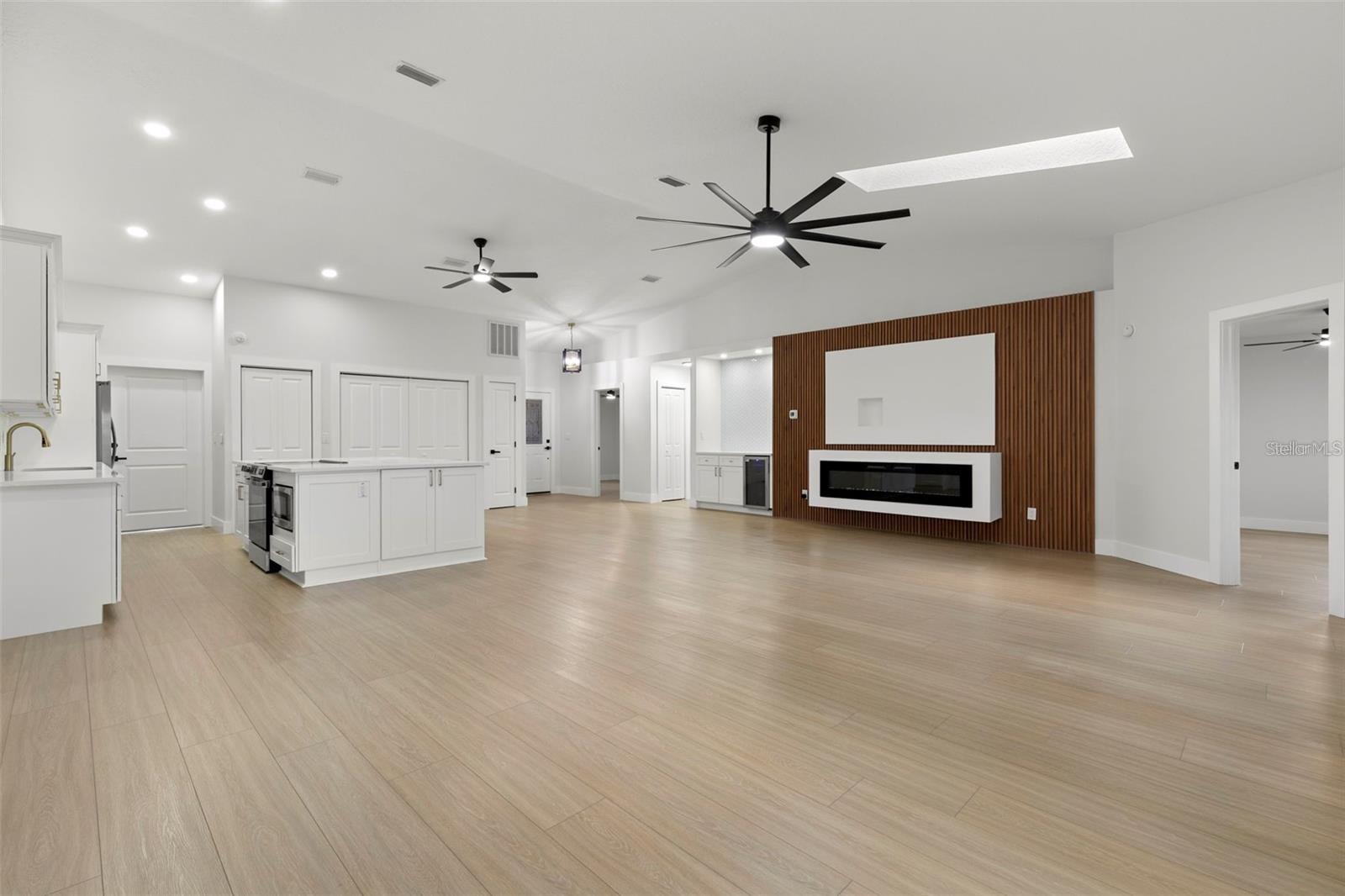 6549 BRENTWOOD DR — photo 8