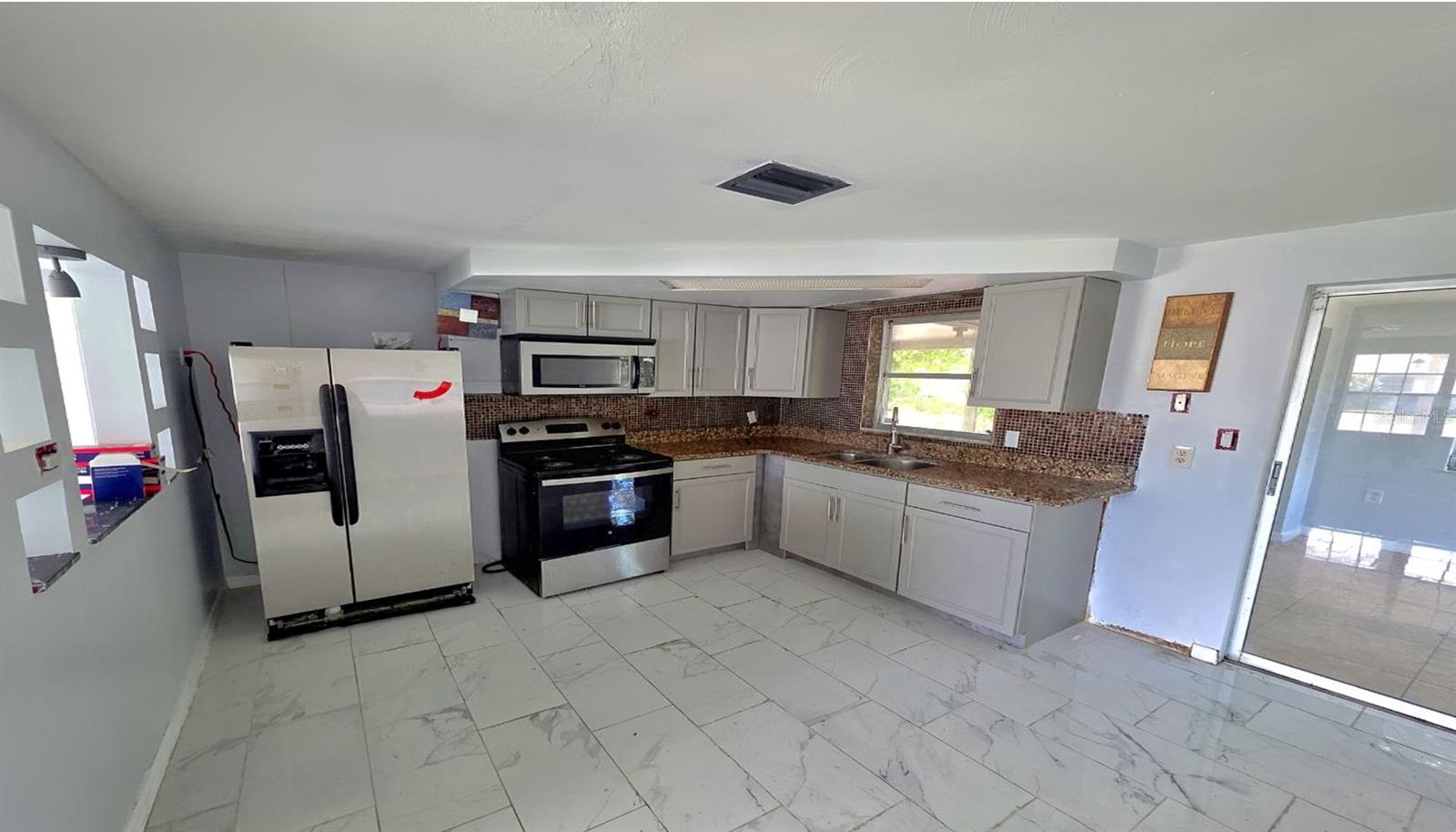 3150 FAIRMOUNT DR — photo 9