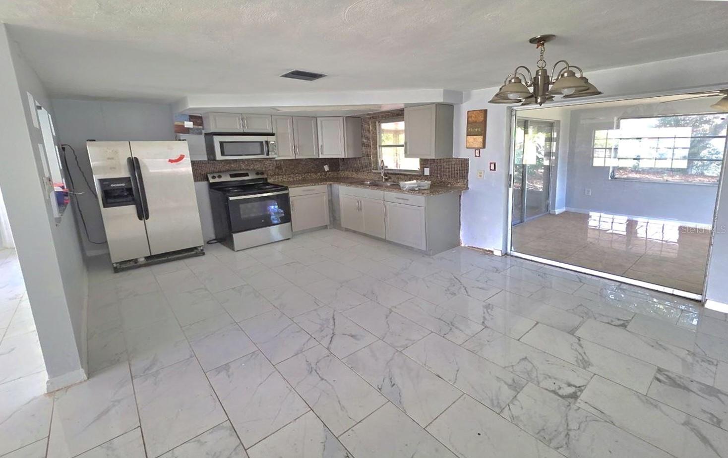 3150 FAIRMOUNT DR — photo 5