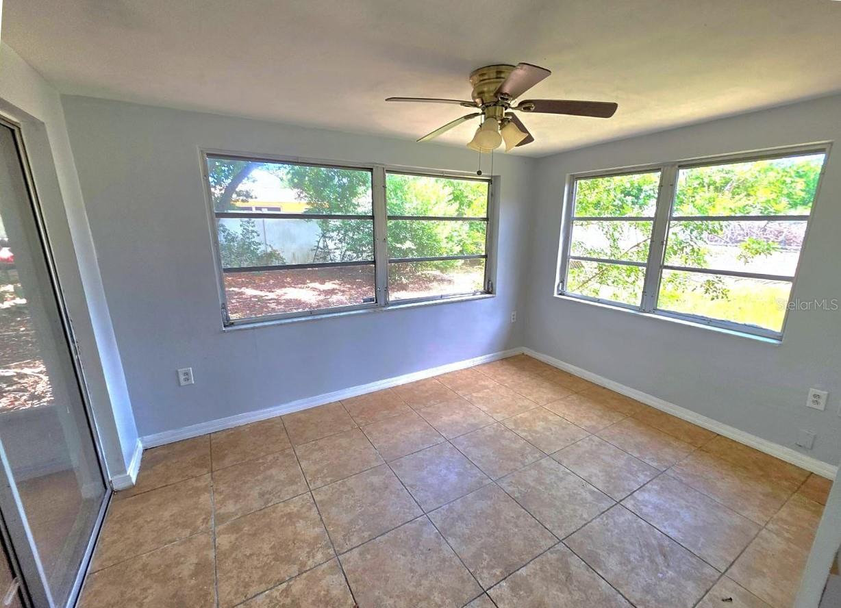 3150 FAIRMOUNT DR — photo 10