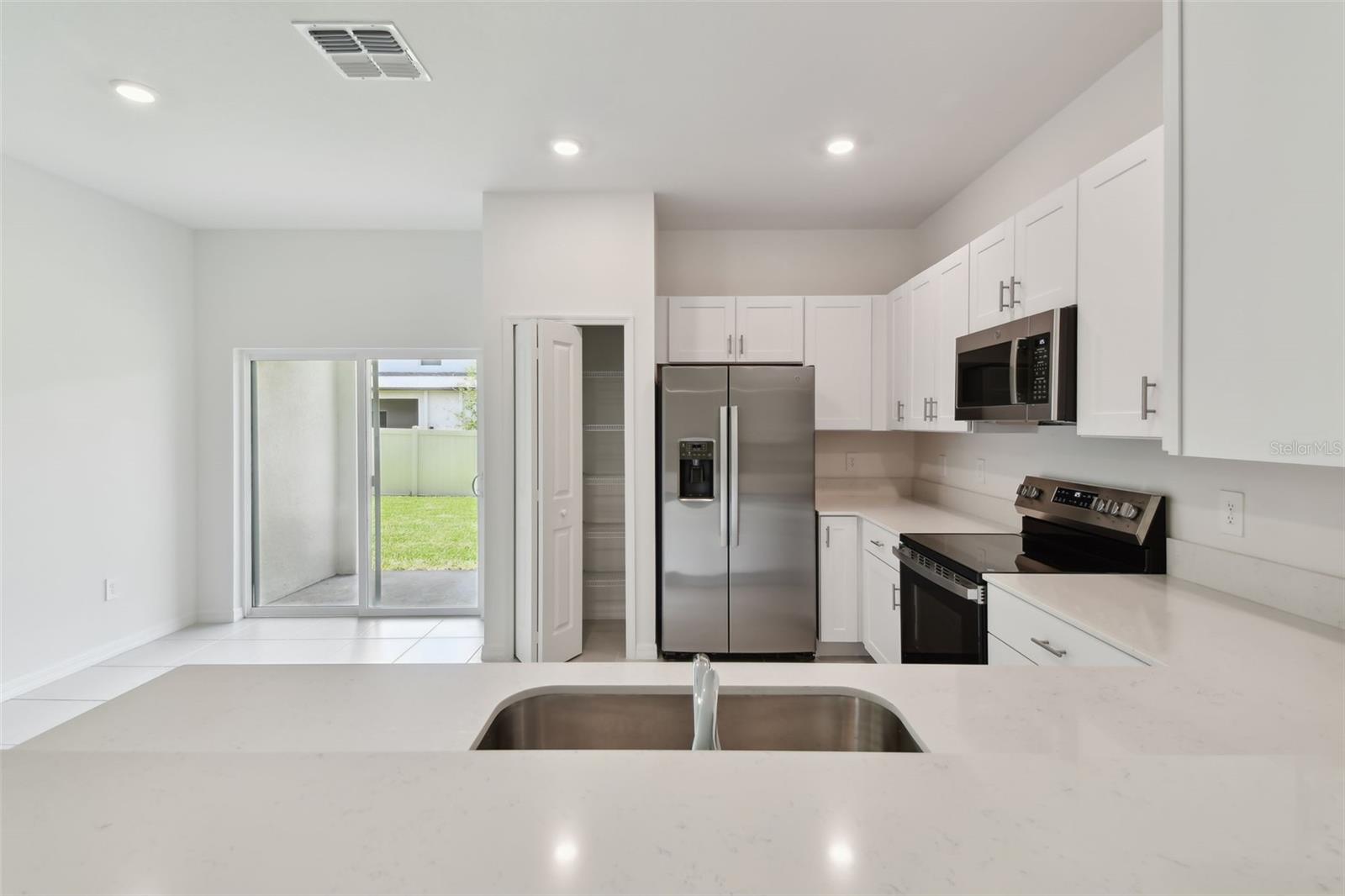 2665 BUTTERCUP LUCINE LN — photo 13