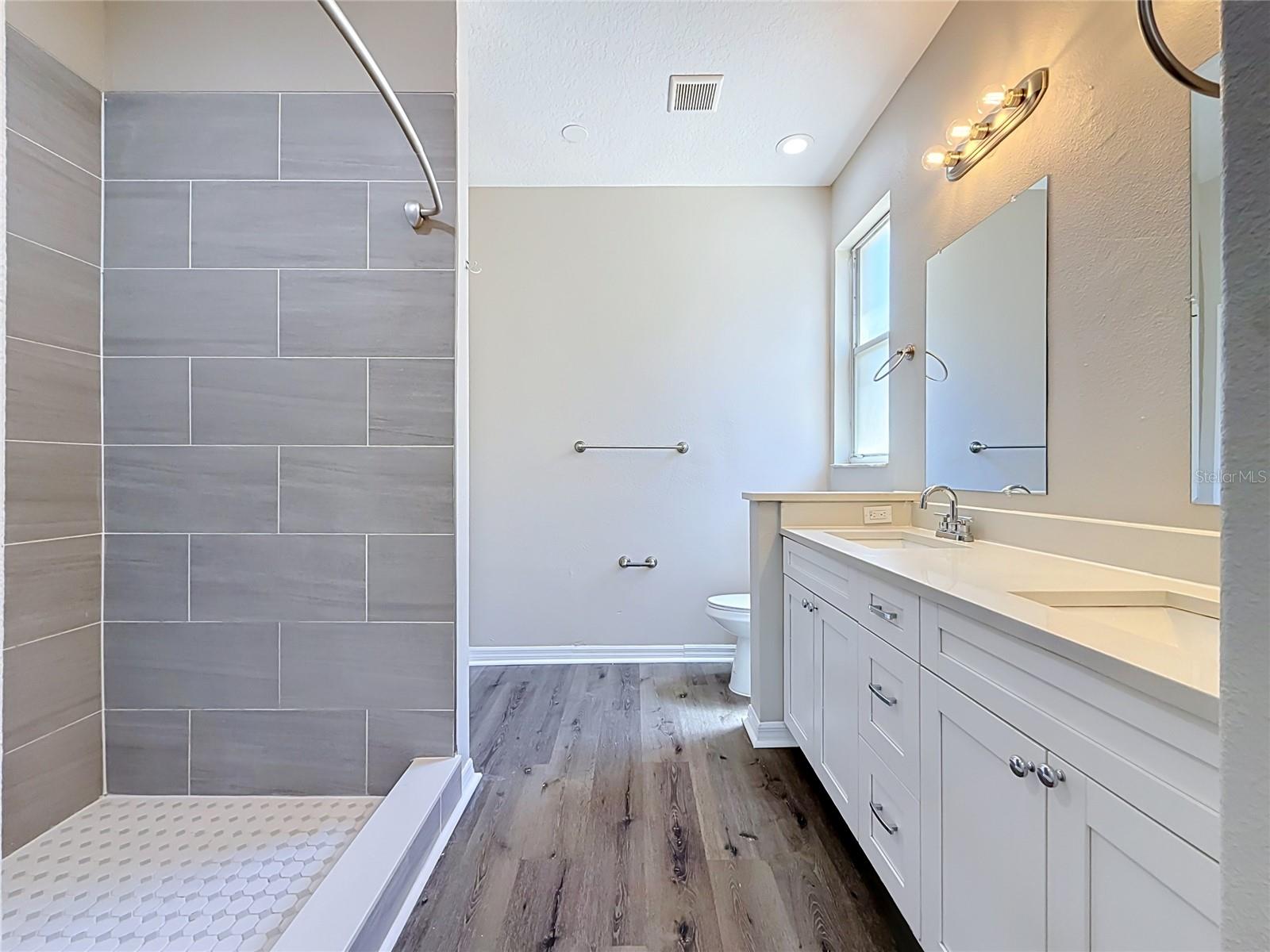 437 BRILAND ST — photo 12