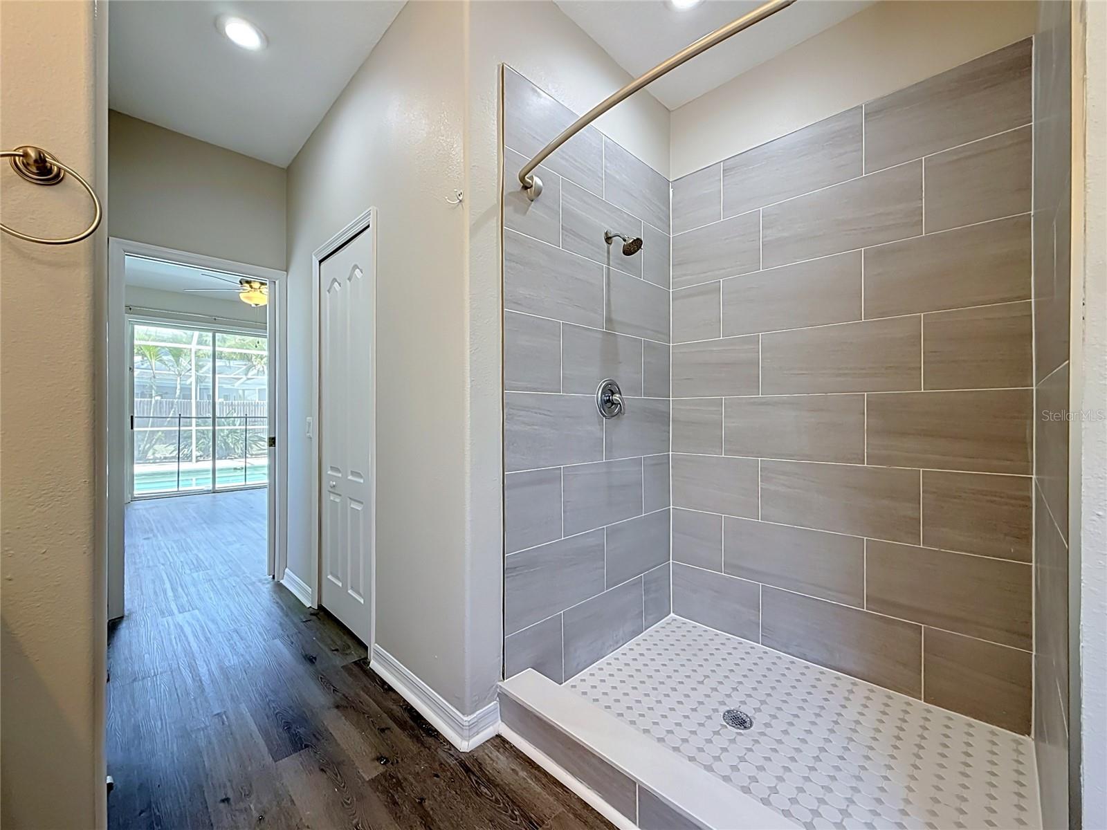 437 BRILAND ST — photo 16