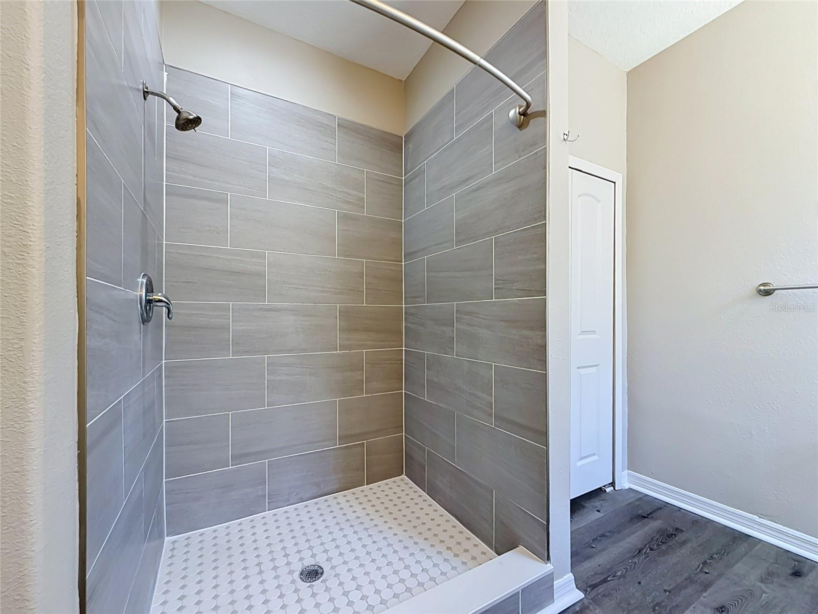 437 BRILAND ST — photo 13