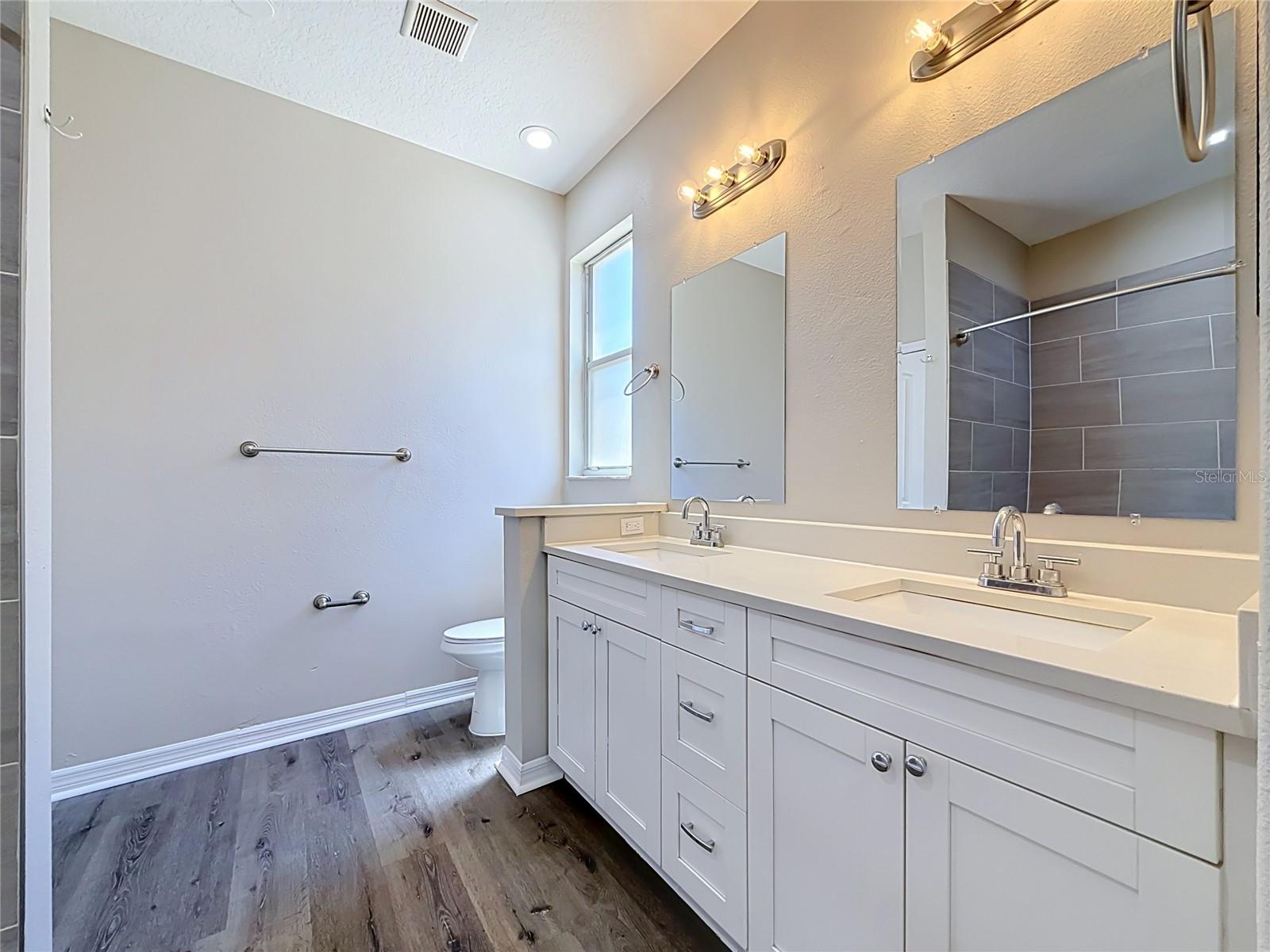 437 BRILAND ST — photo 11