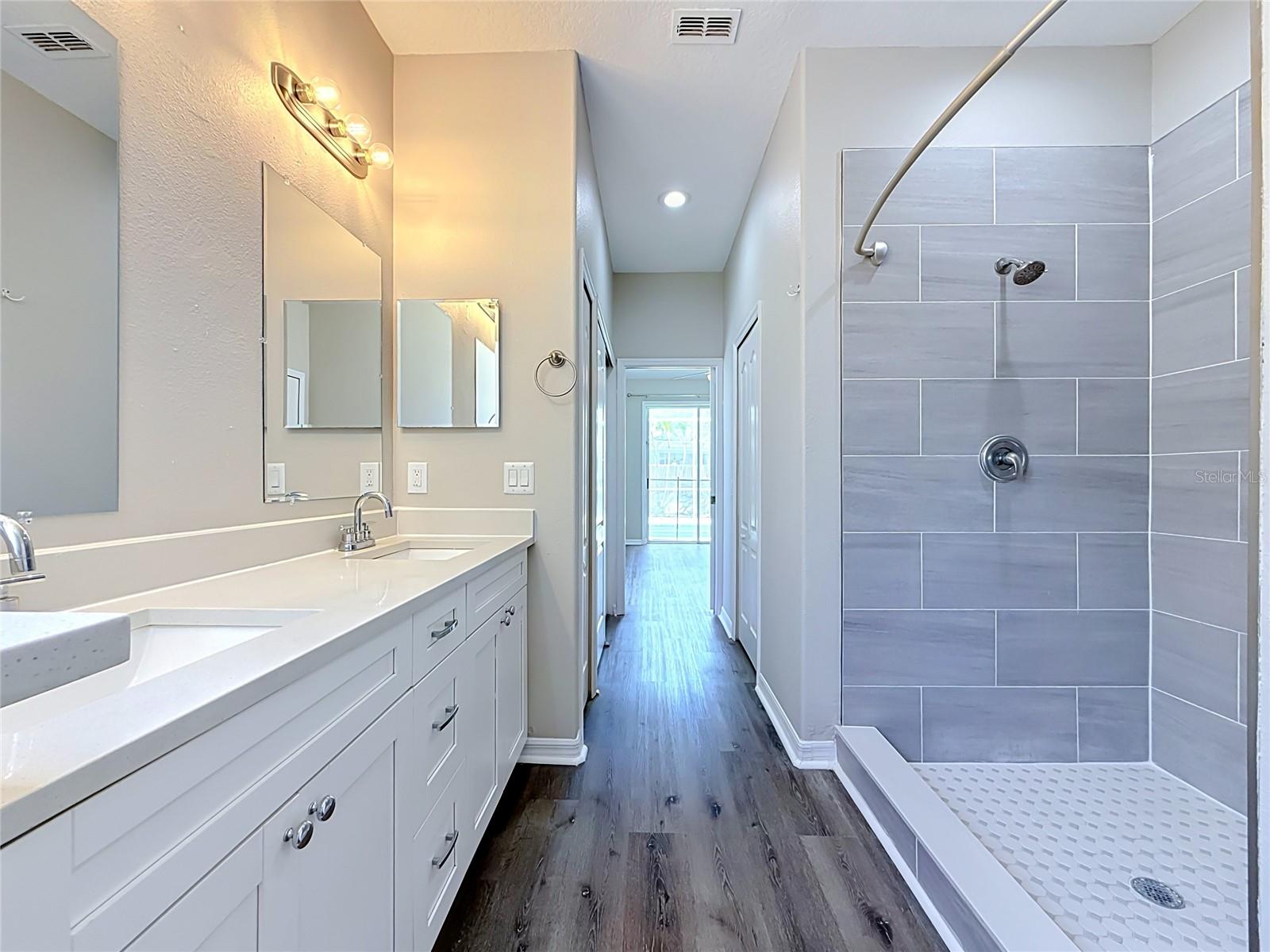 437 BRILAND ST — photo 15