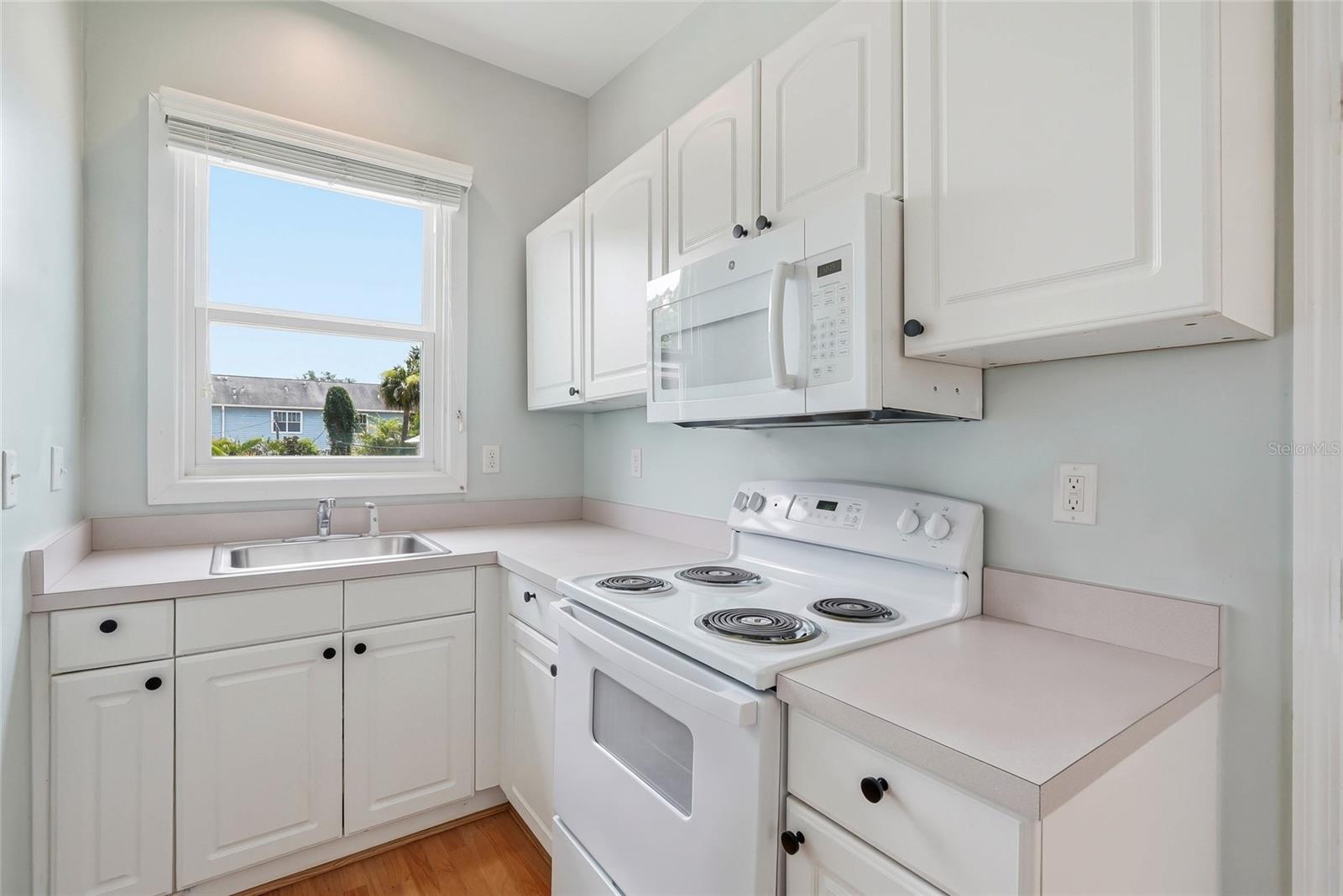 1706 W JETTON AVE — photo 54
