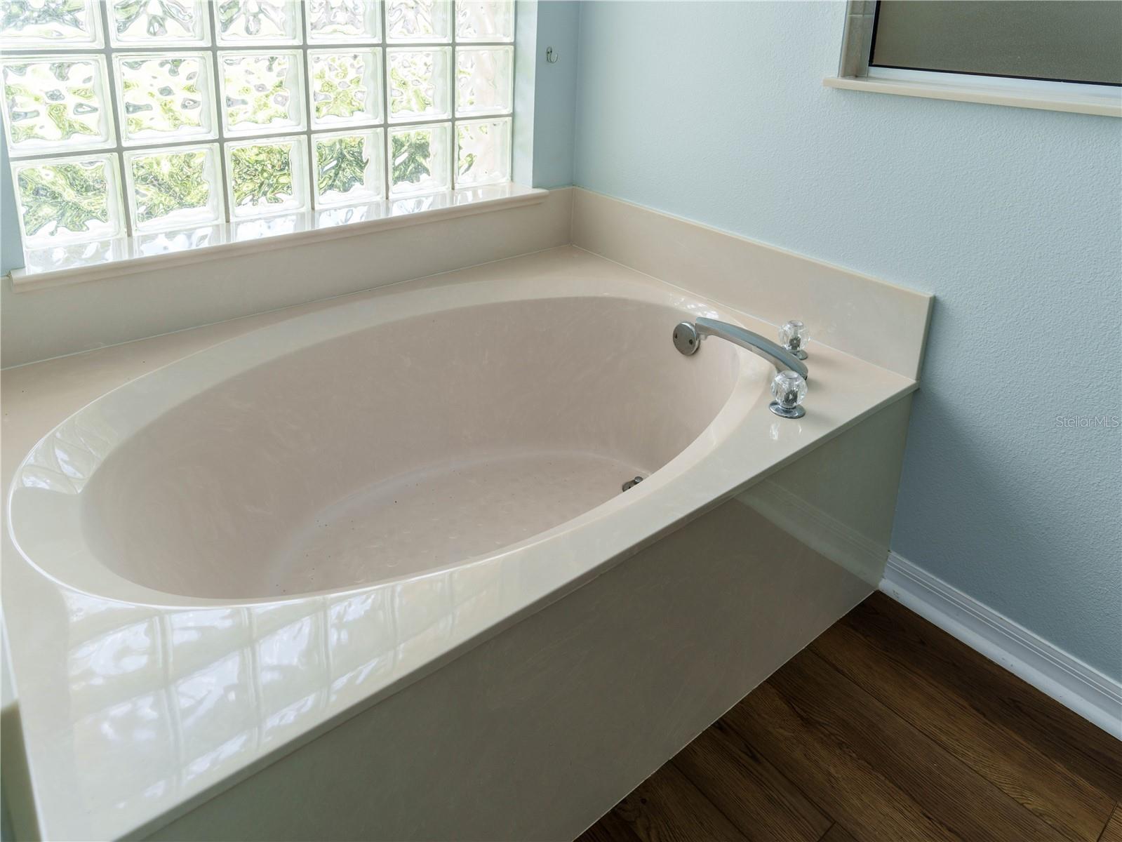 8153 BAYTREE DR — photo 27