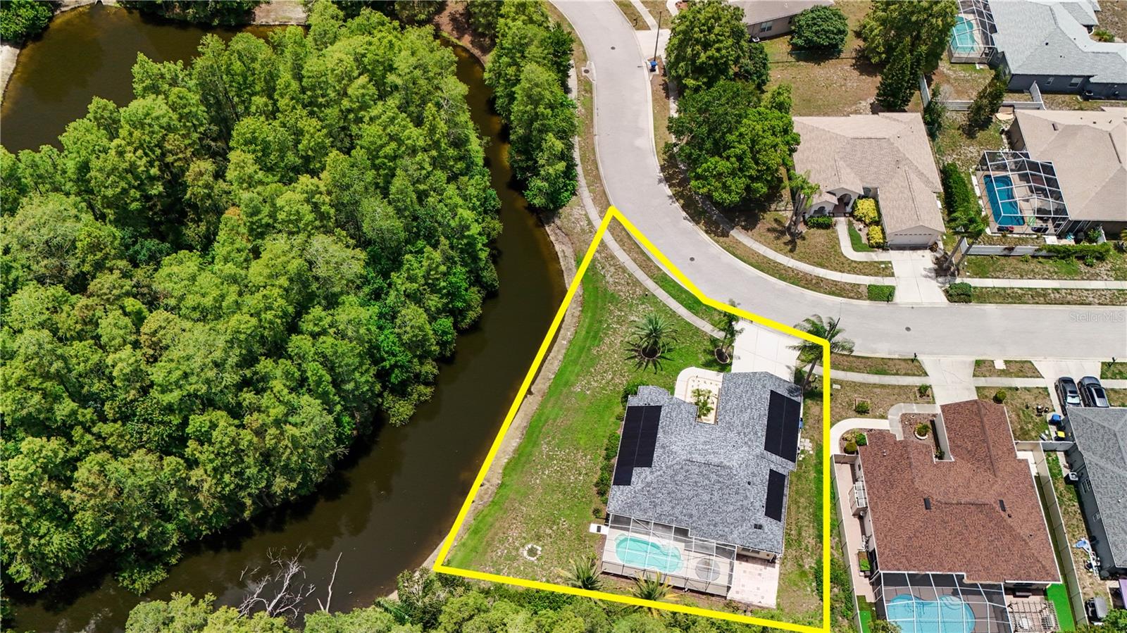 8153 BAYTREE DR — photo 8