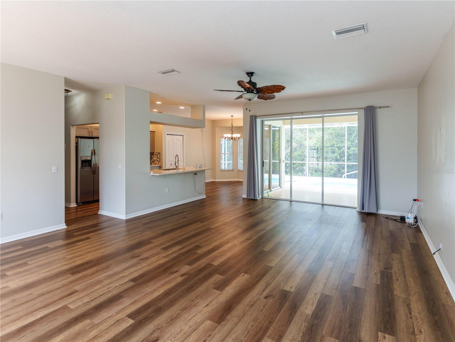 8153 BAYTREE DR — photo 10