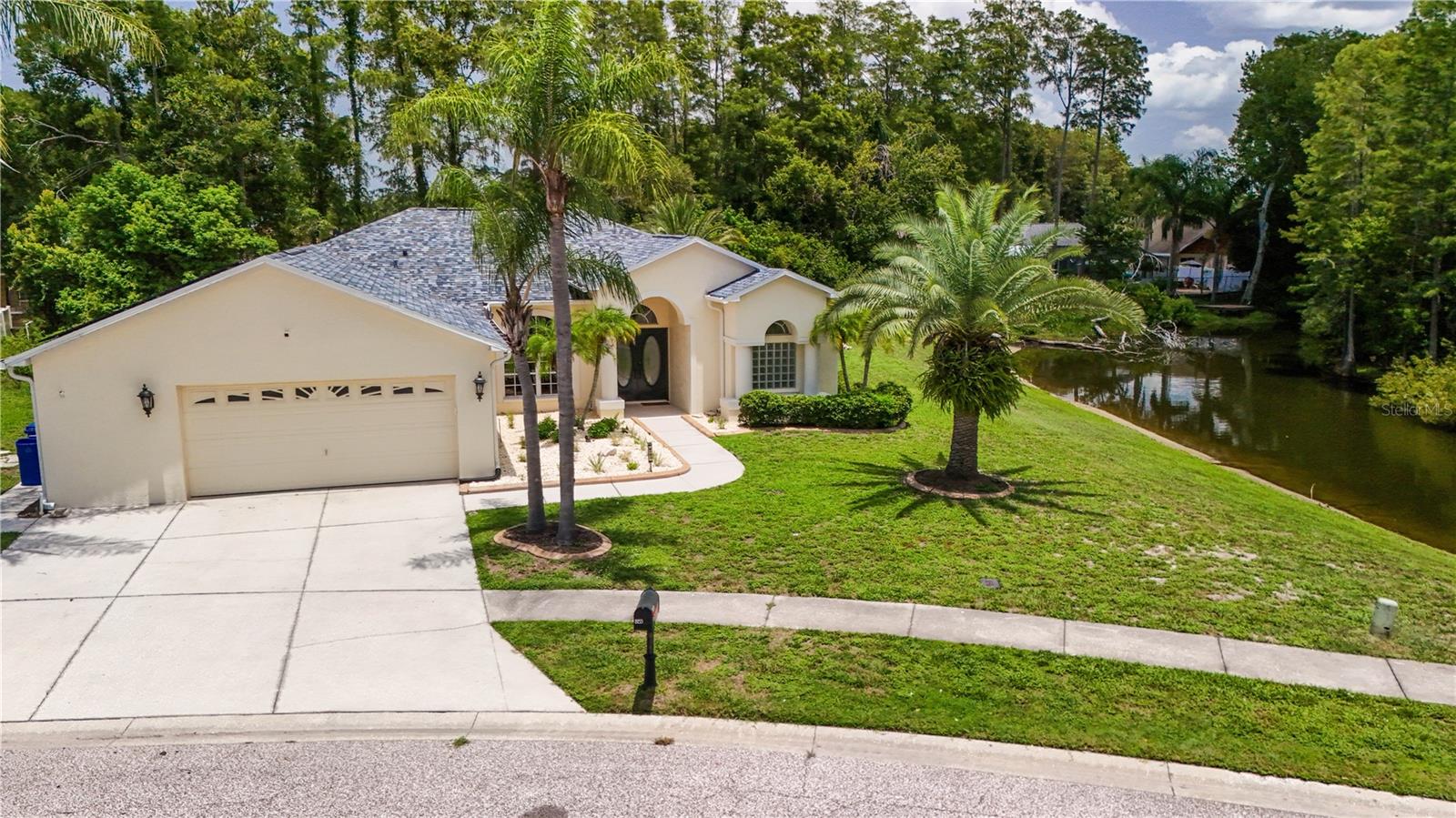 8153 BAYTREE DR — photo 2