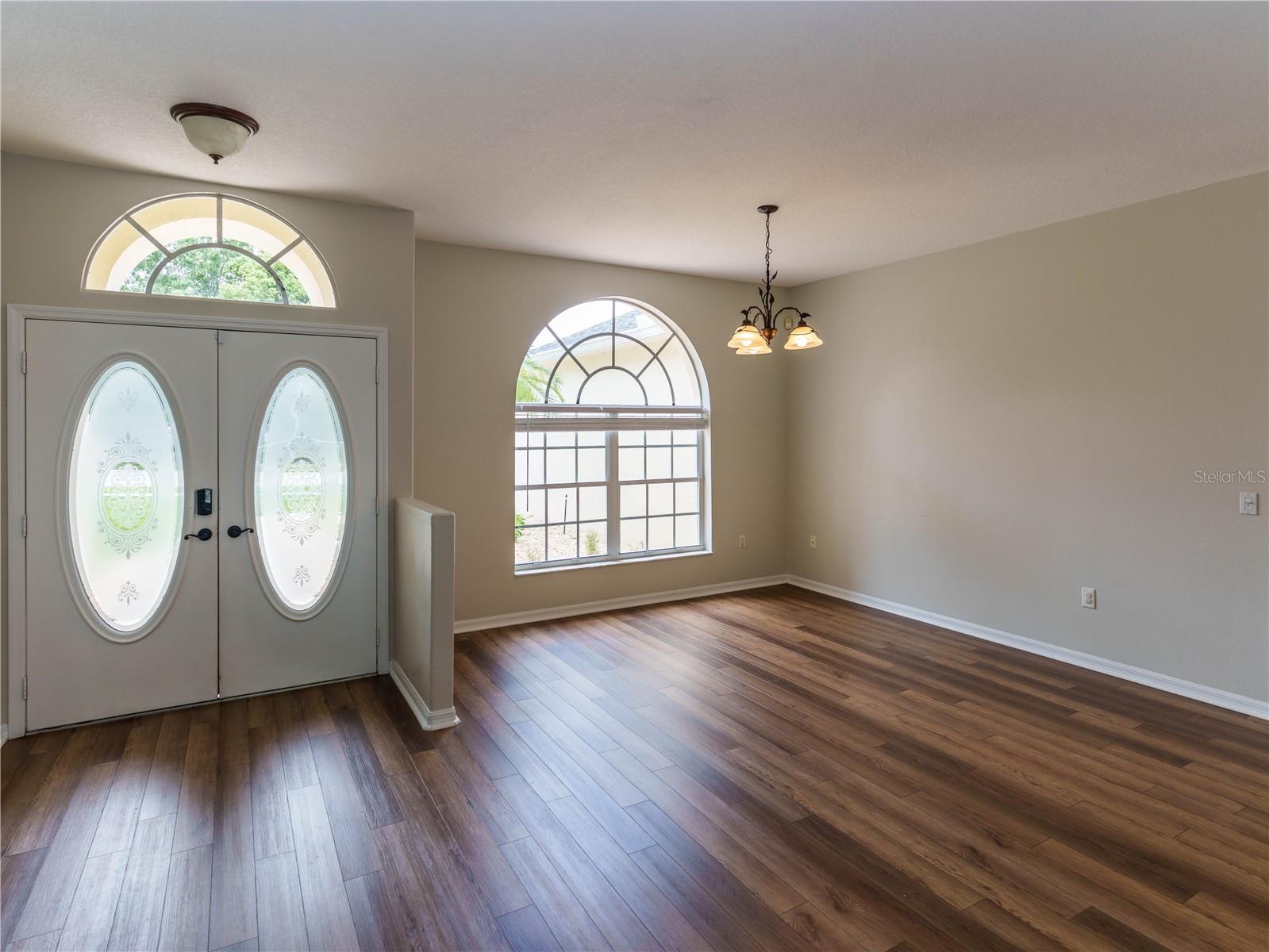 8153 BAYTREE DR — photo 9