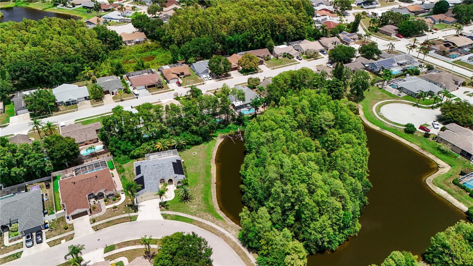 8153 BAYTREE DR — photo 44