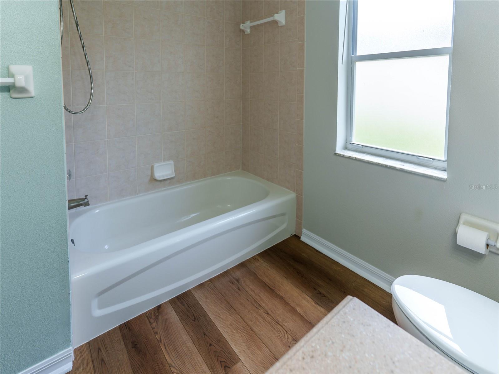 8153 BAYTREE DR — photo 34