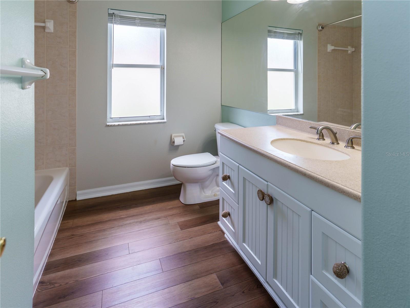 8153 BAYTREE DR — photo 33
