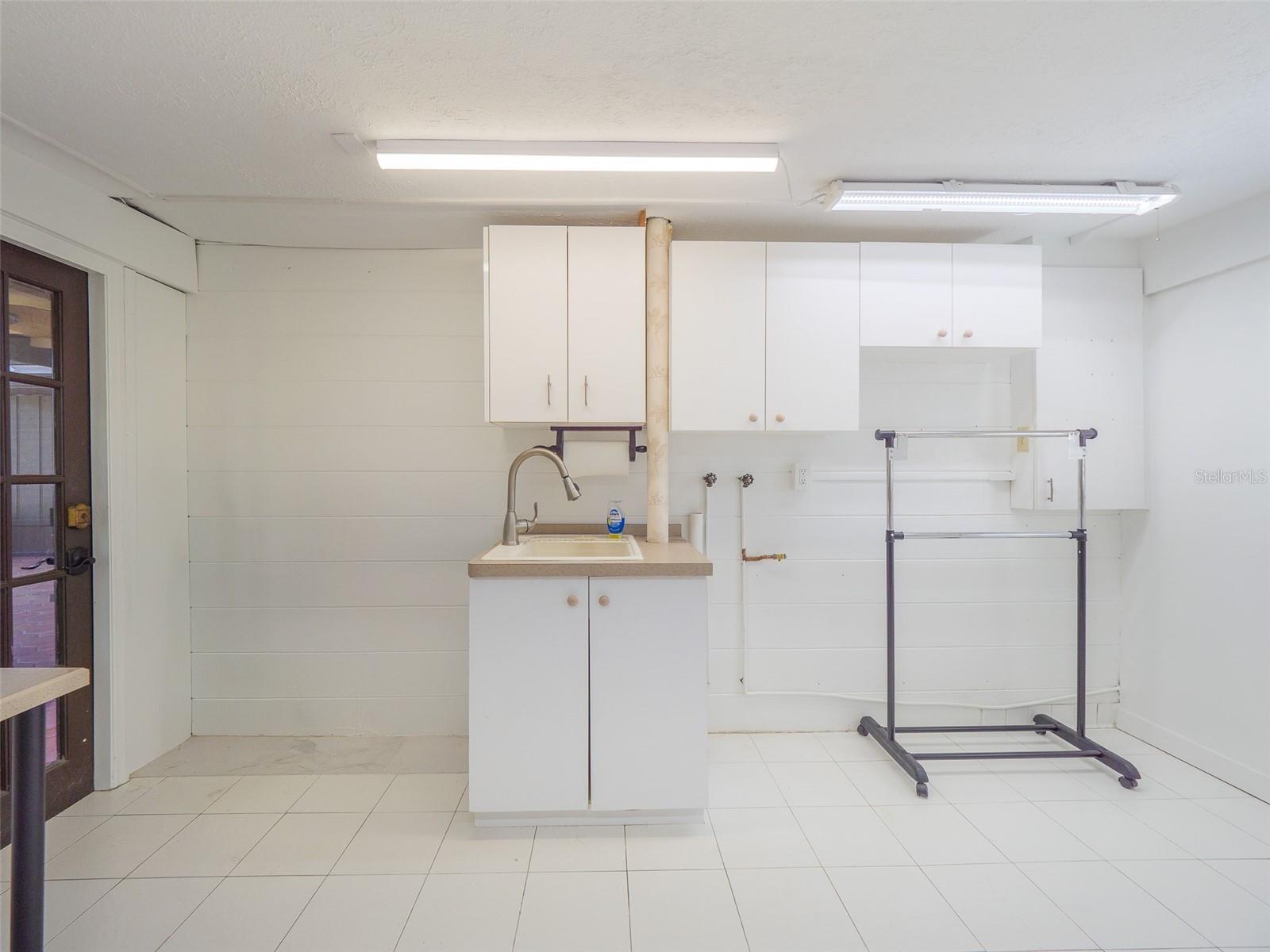 2410 RIVERSIDE DR E — photo 41