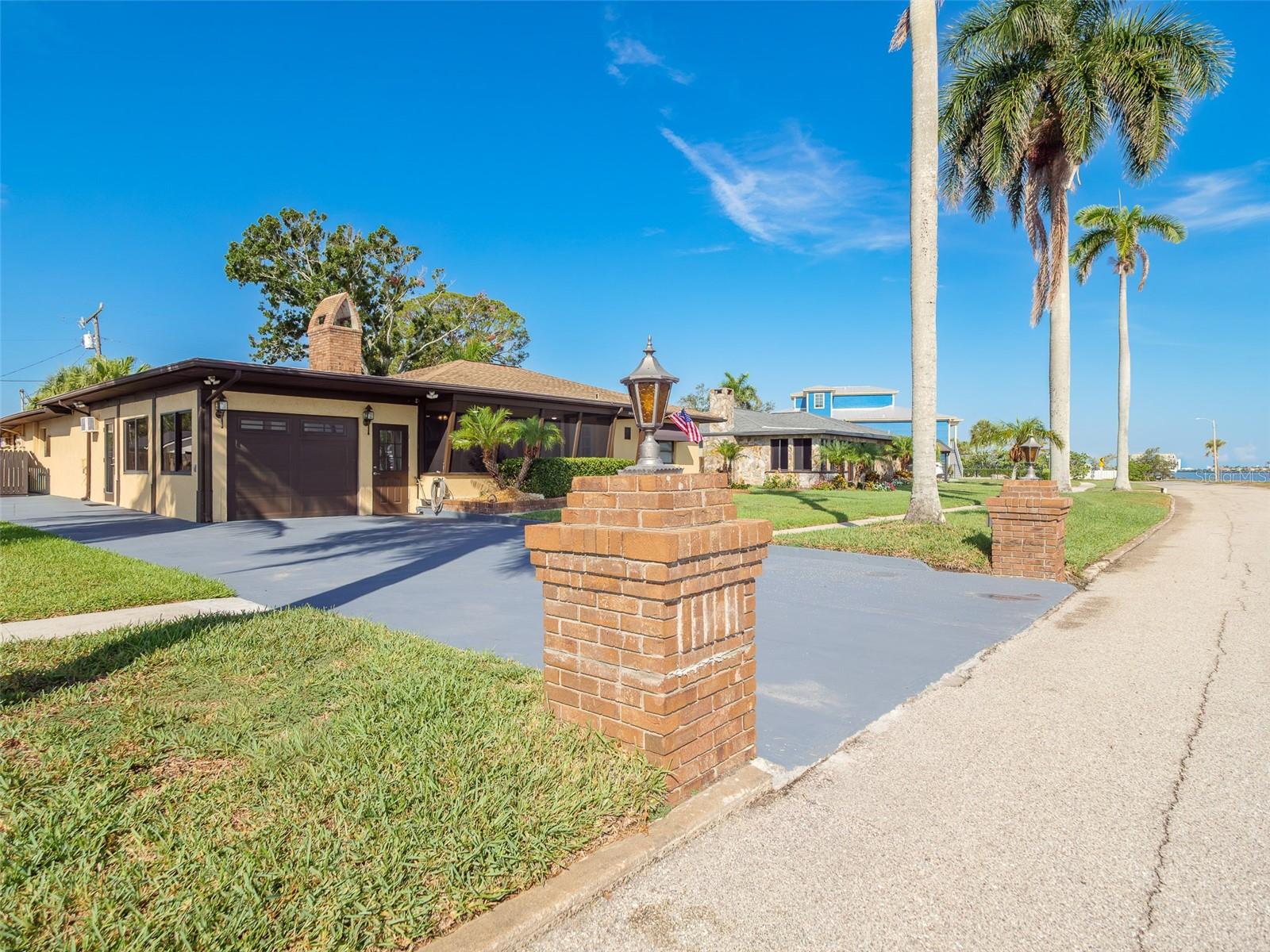2410 RIVERSIDE DR E — photo 63