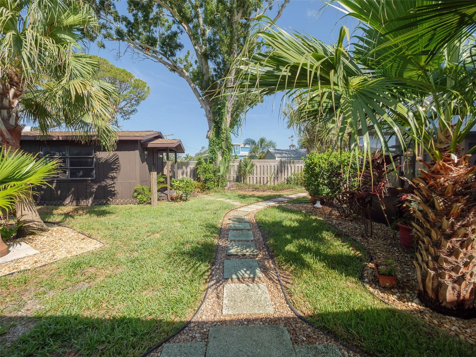 2410 RIVERSIDE DR E — photo 48