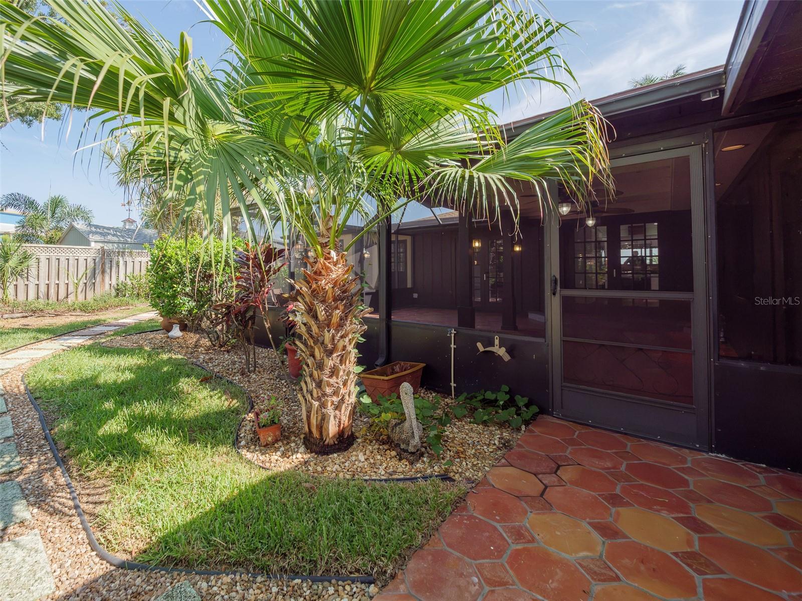 2410 RIVERSIDE DR E — photo 42